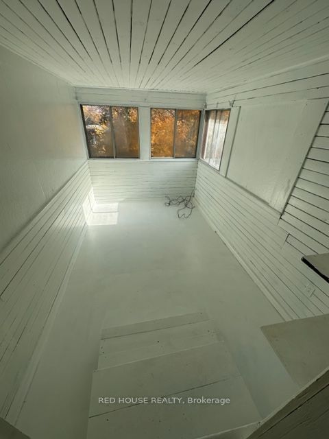 150 West Street N Property Photo 9