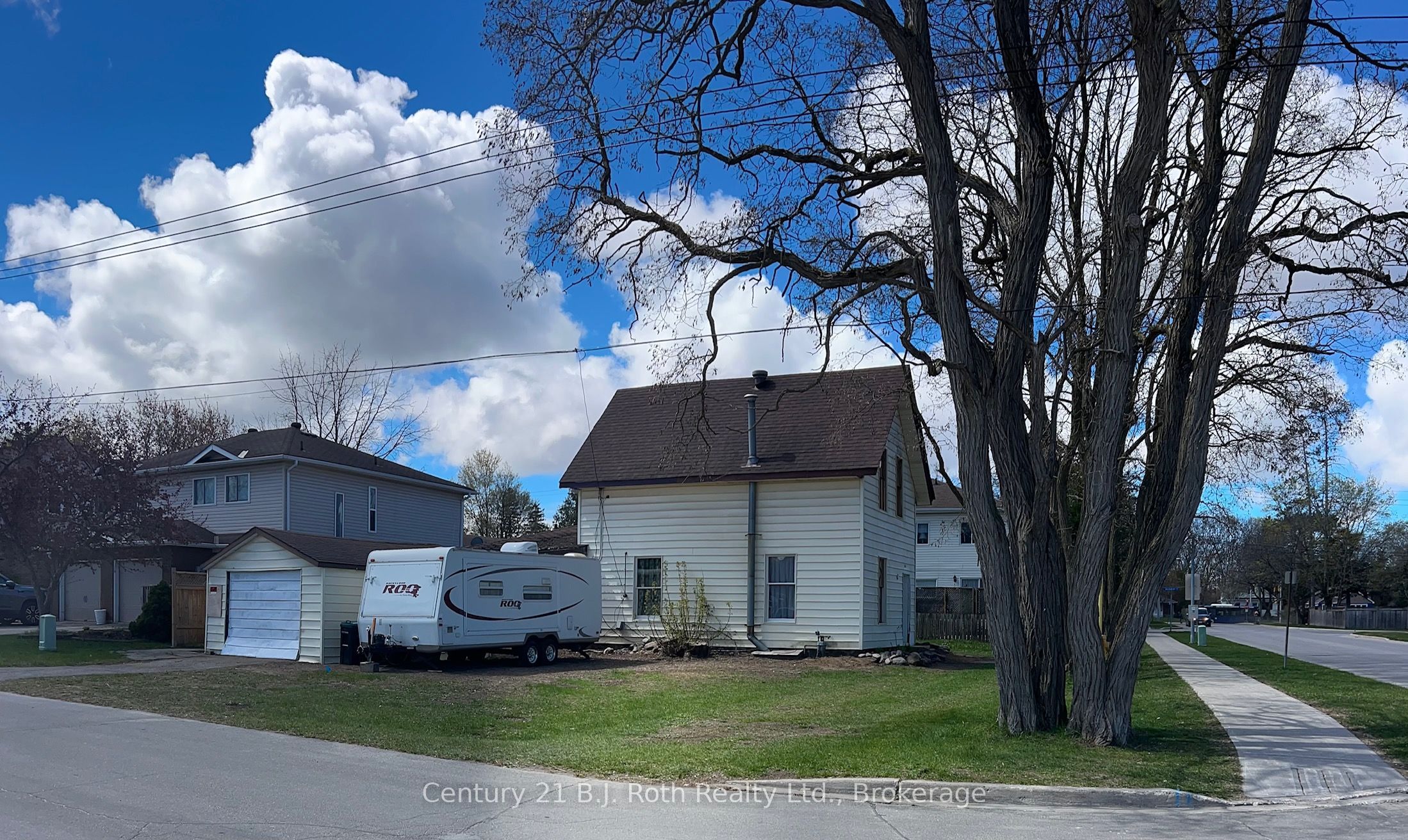 469 Robert Street Property Photo 1
