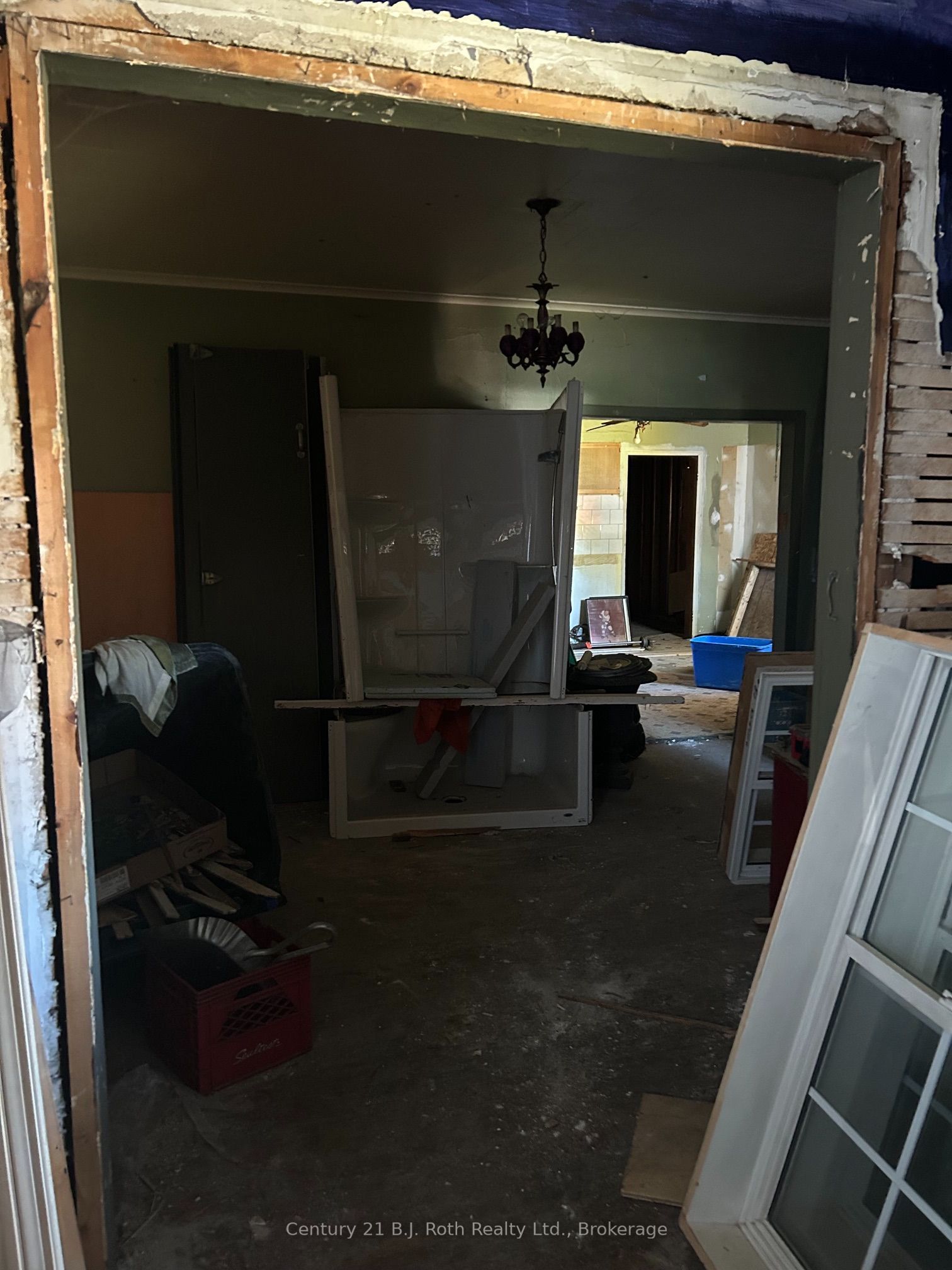 469 Robert Street Property Photo 9