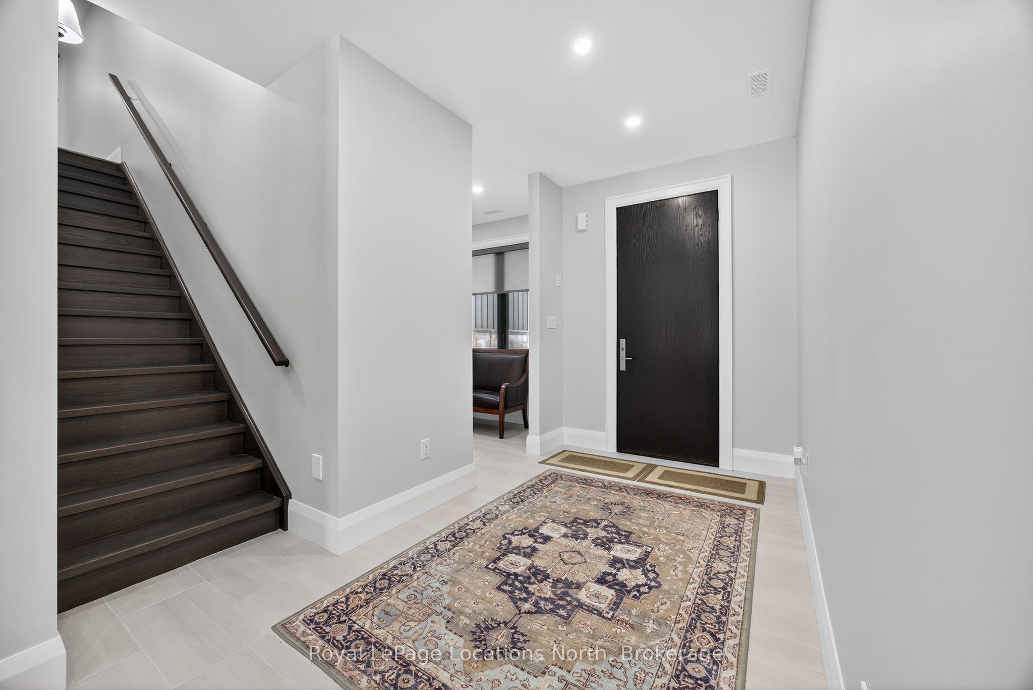 3511 Rainbow Valley Road W Property Photo 7