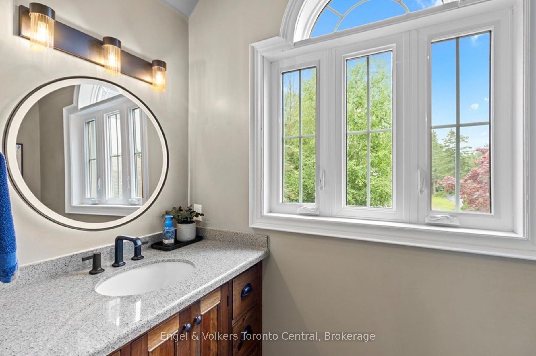 63 Georgian Manor Drive Property Photo 30