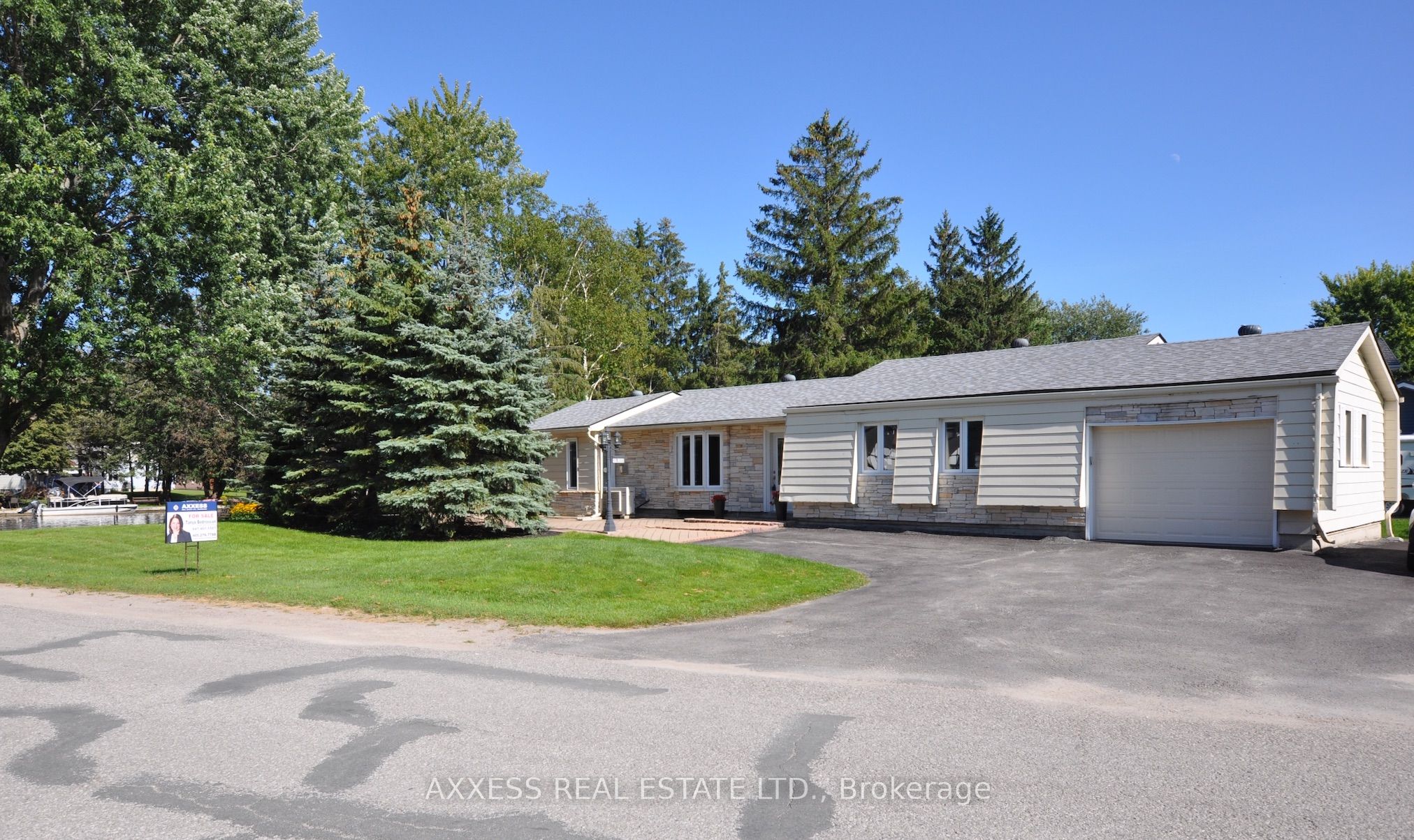 1 Pinetree Court Property Photo 1