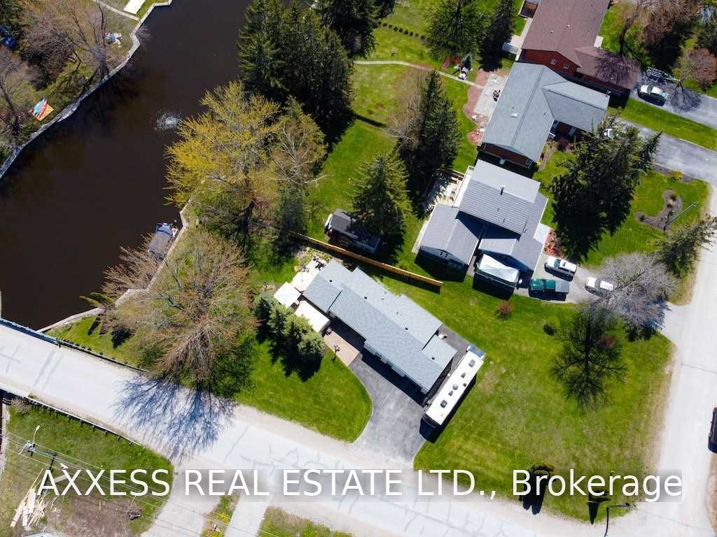 1 Pinetree Court Property Photo 3