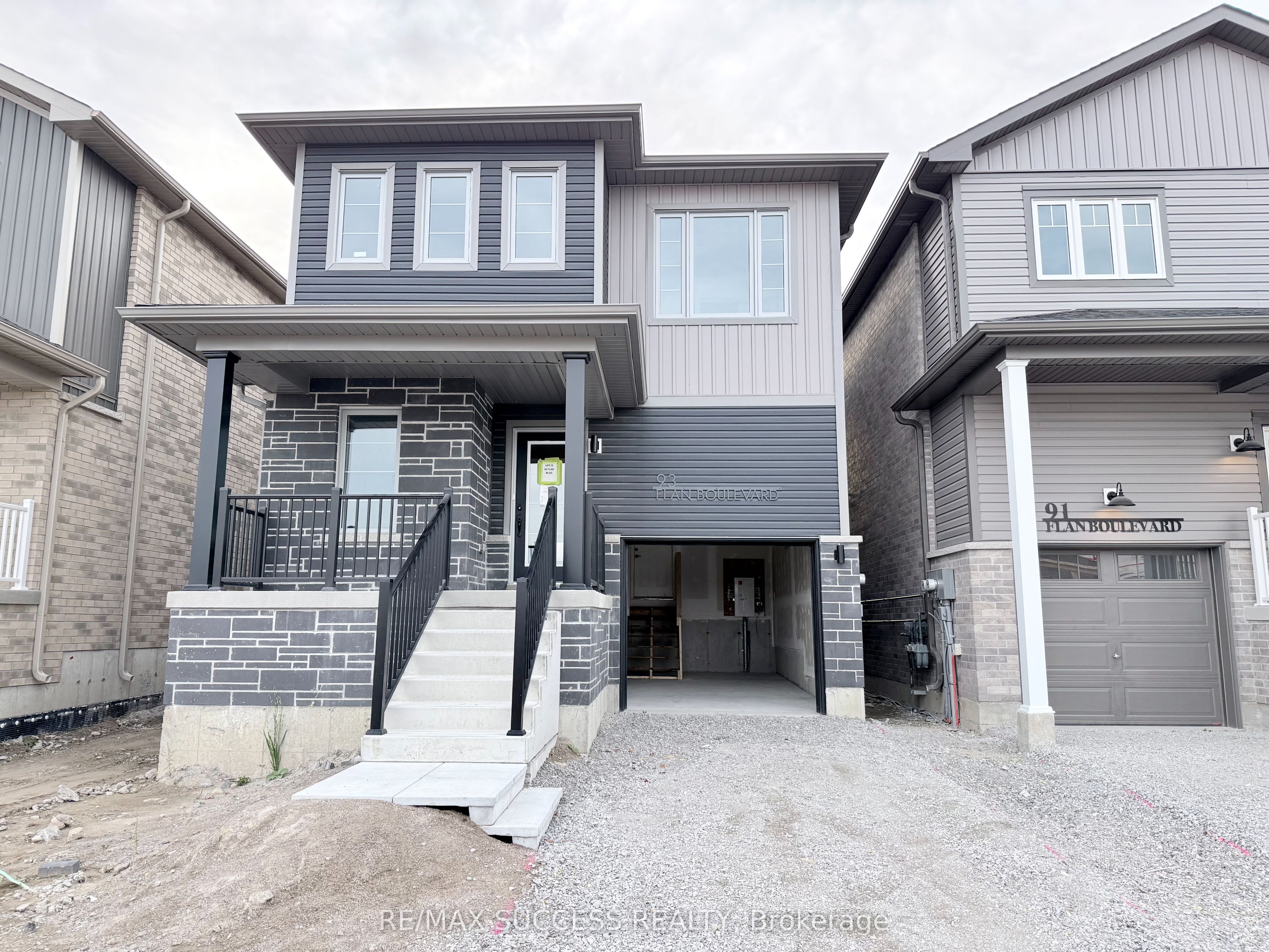 93 Flan Boulevard Property Photo 1