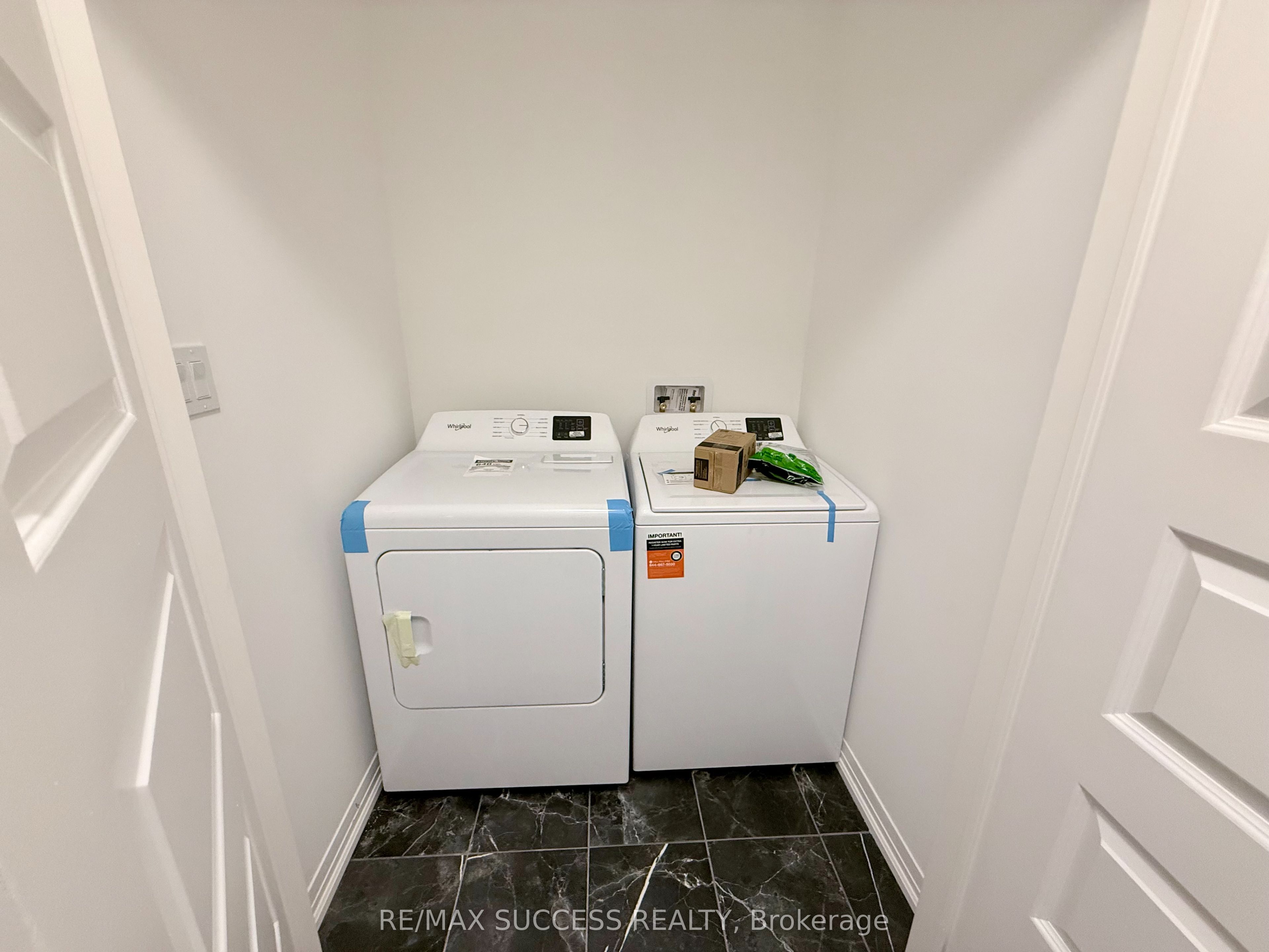 93 Flan Boulevard Property Photo 4