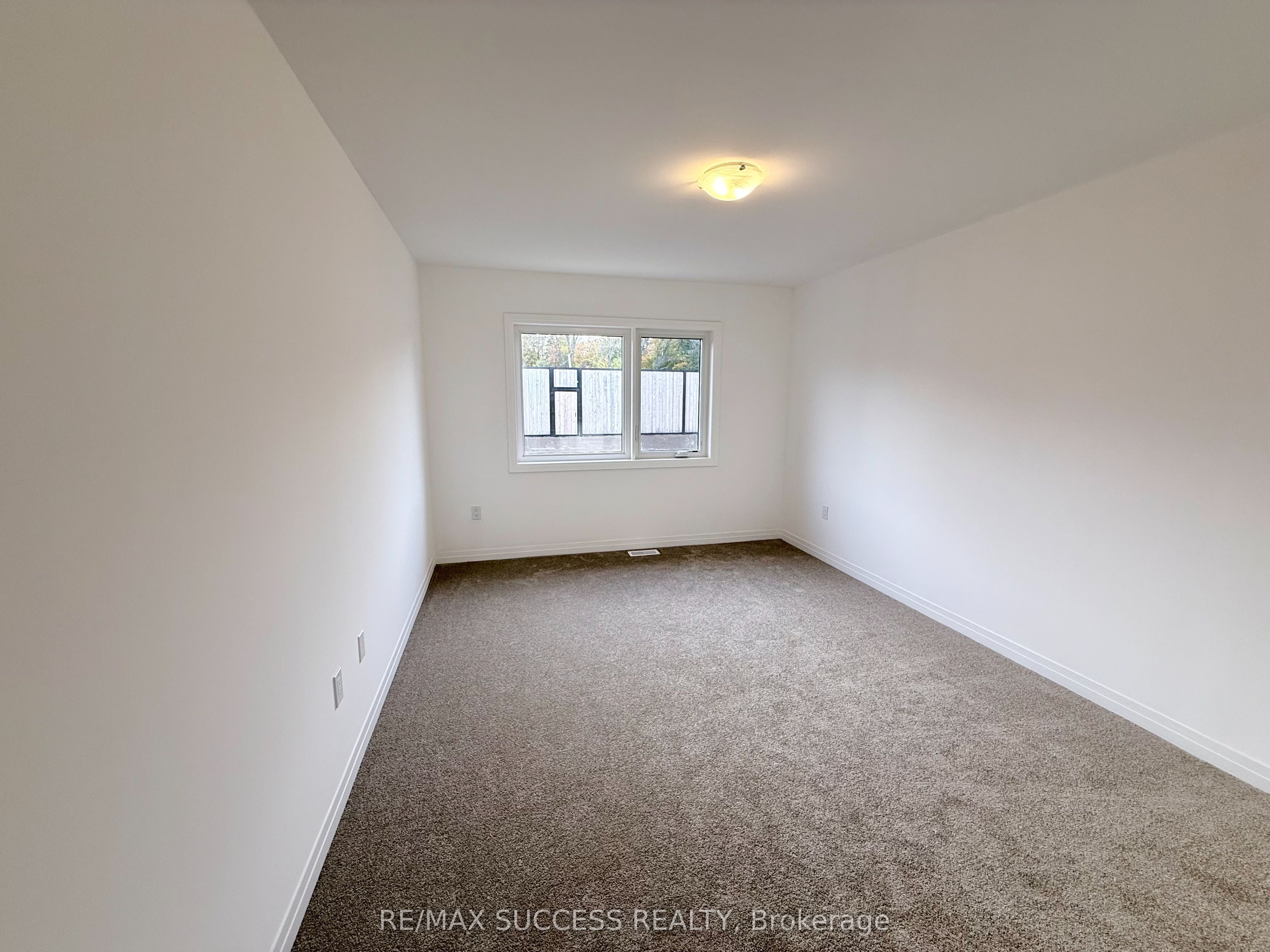 93 Flan Boulevard Property Photo 15