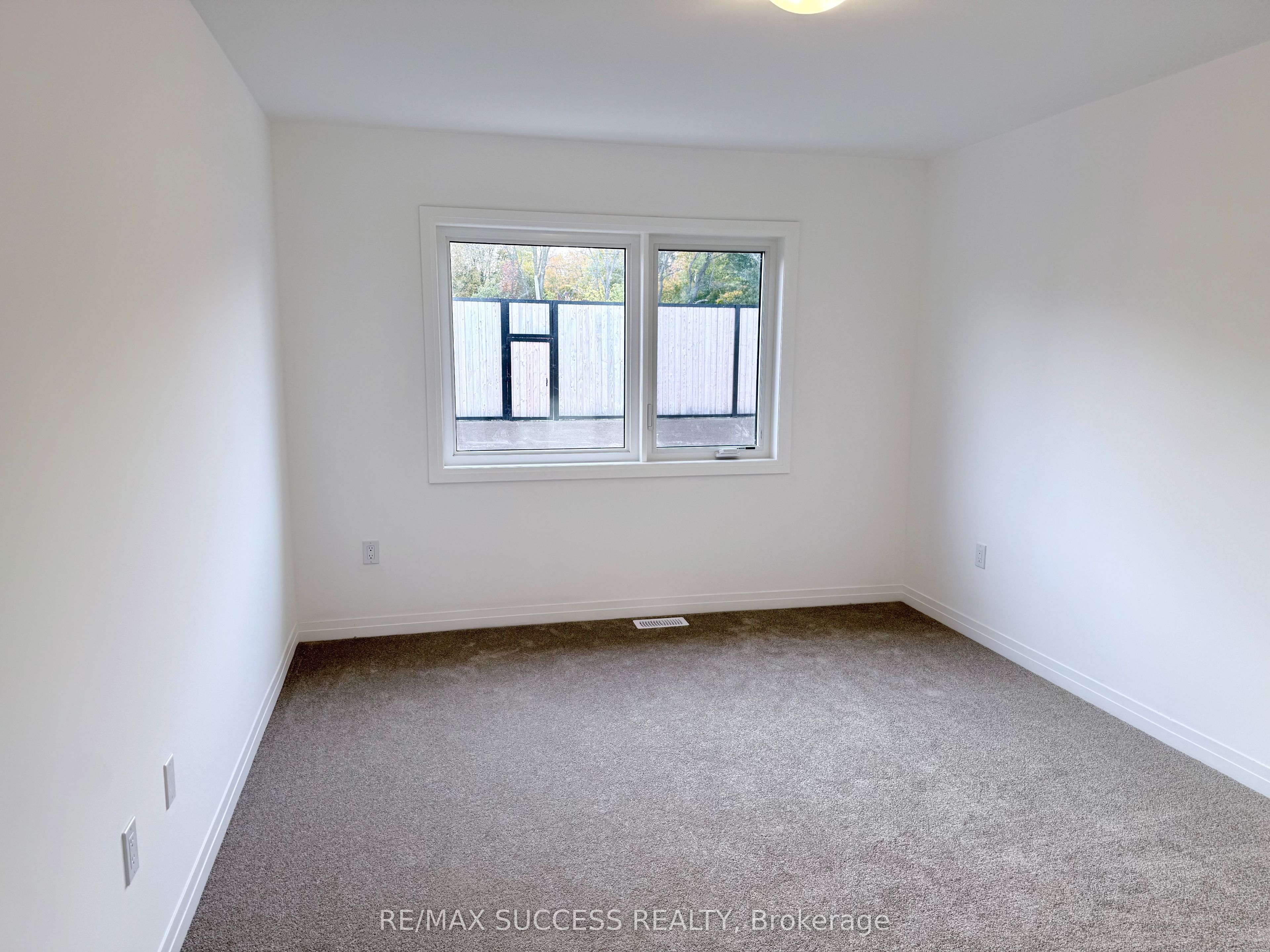 93 Flan Boulevard Property Photo 16