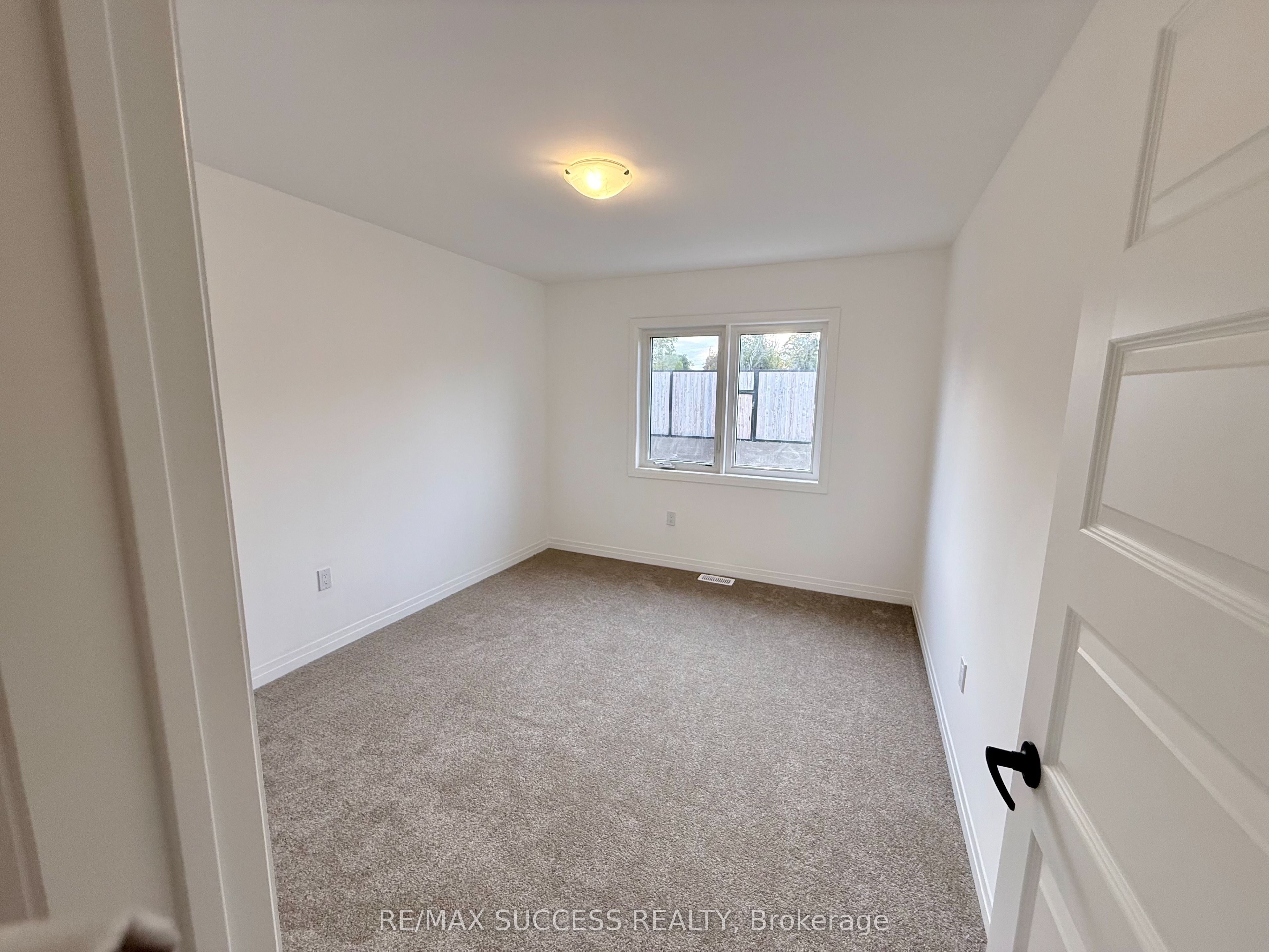 93 Flan Boulevard Property Photo 17