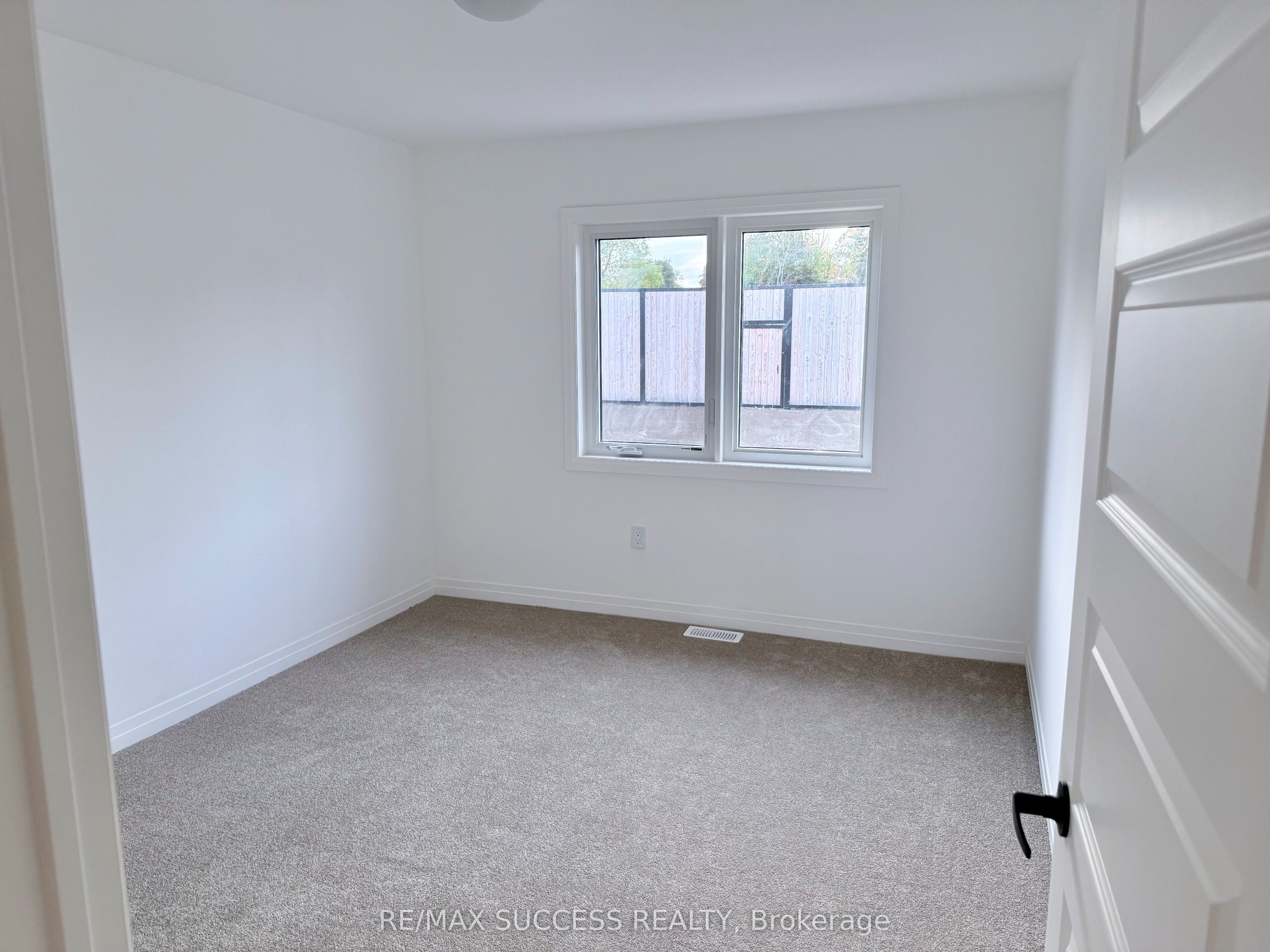 93 Flan Boulevard Property Photo 19