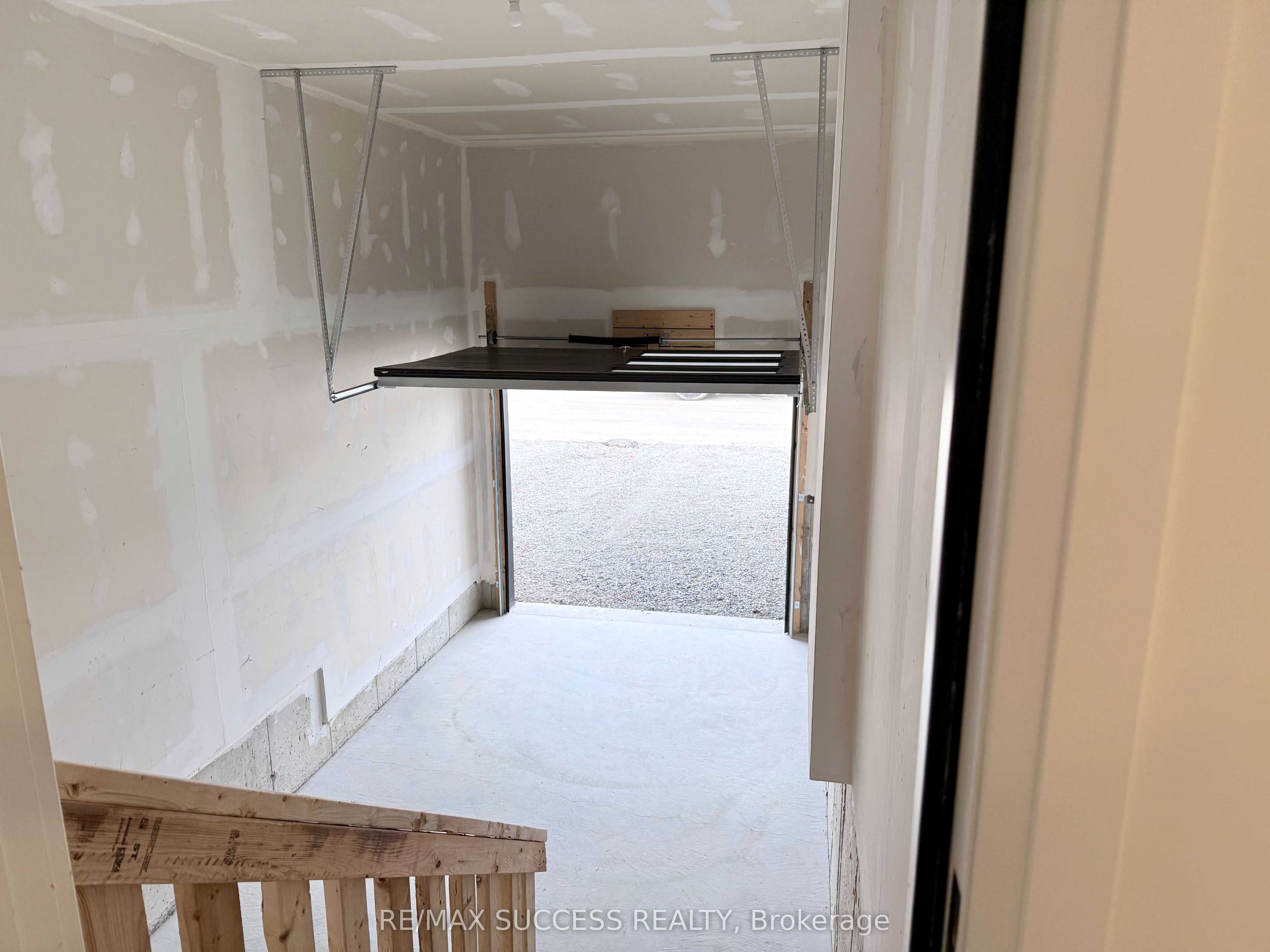 93 Flan Boulevard Property Photo 21