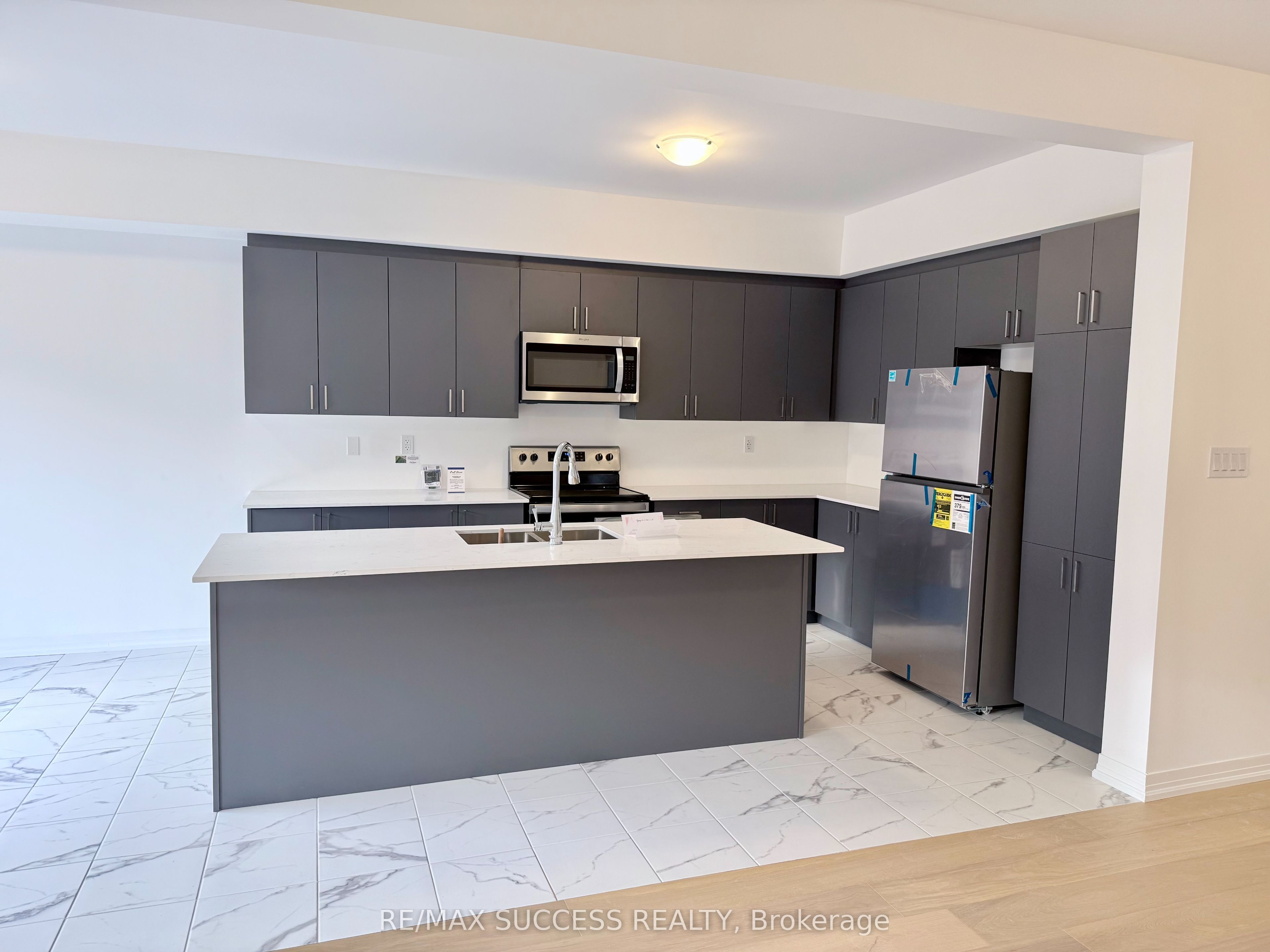 93 Flan Boulevard Property Photo 24