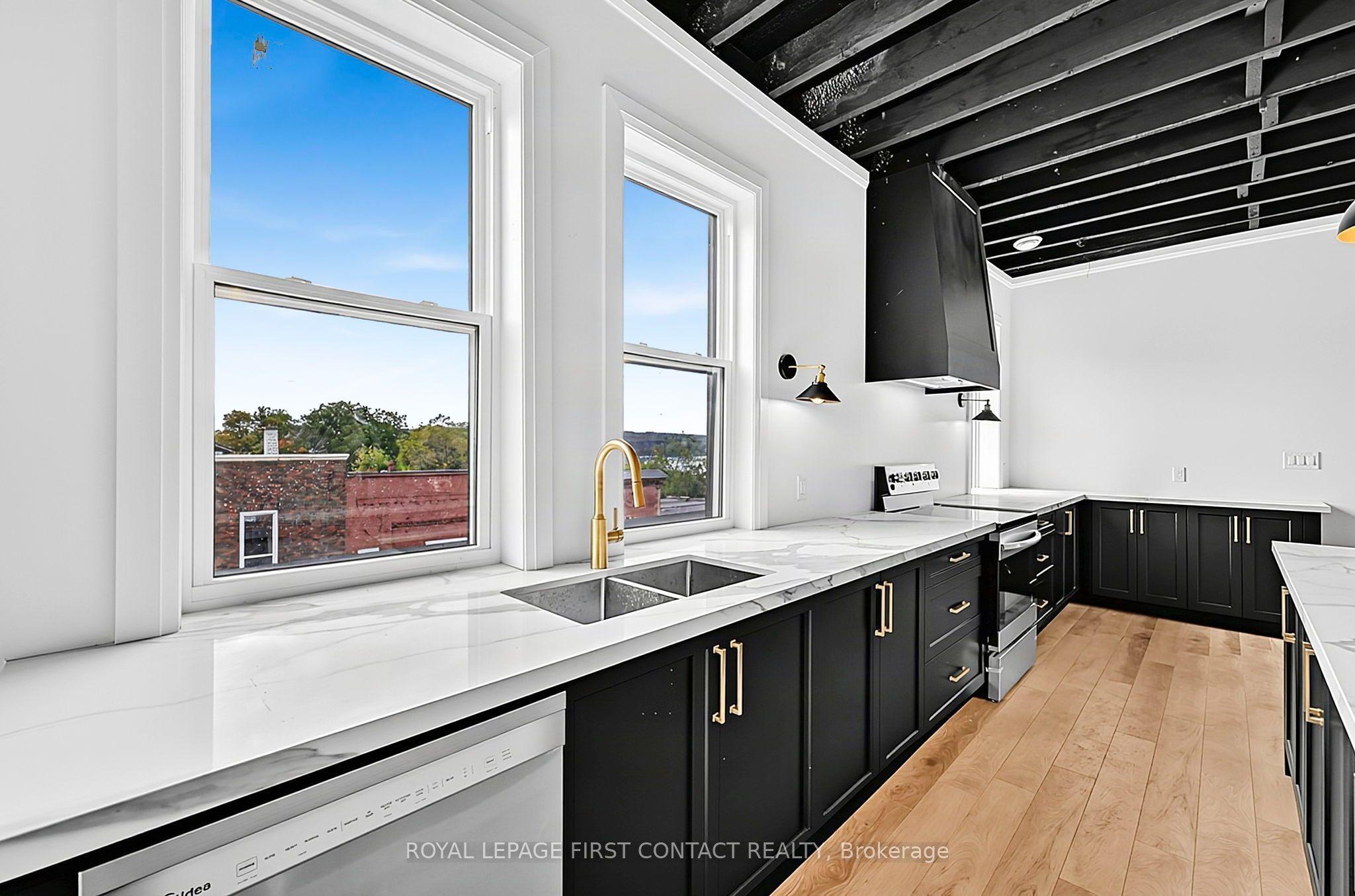 87 Main Street Penthouse Property Photo 8