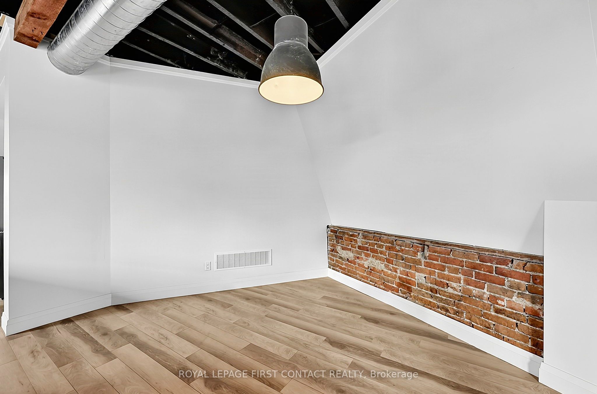 87 Main Street Penthouse Property Photo 11