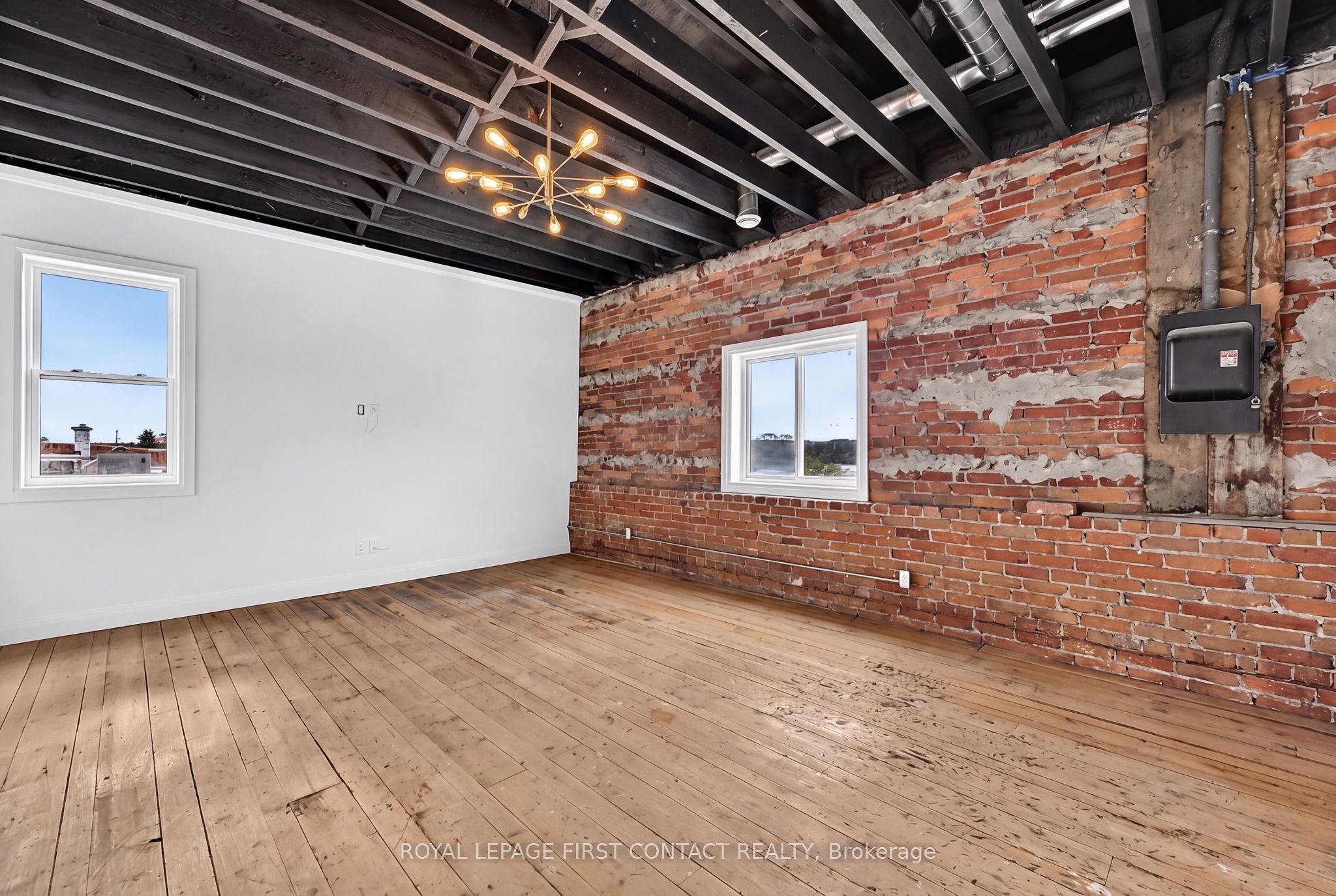 87 Main Street Penthouse Property Photo 17