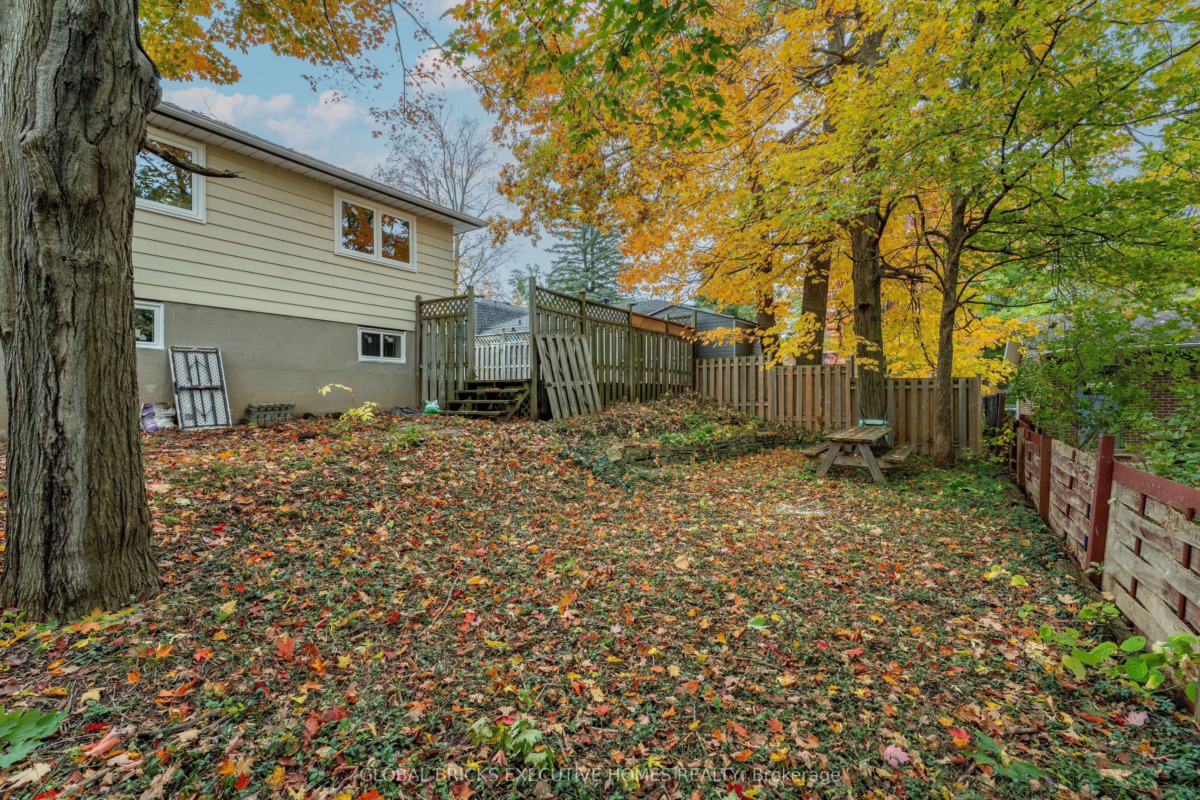 4 Virgilwood Crescent Property Photo 2