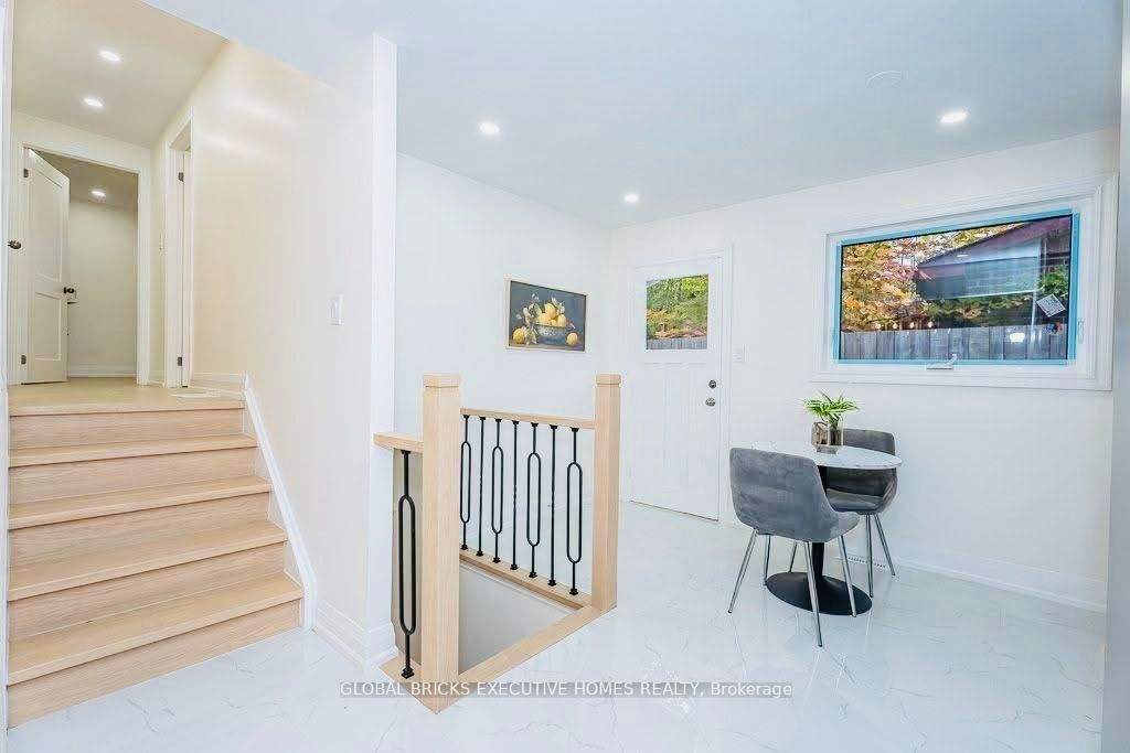 4 Virgilwood Crescent Property Photo 7