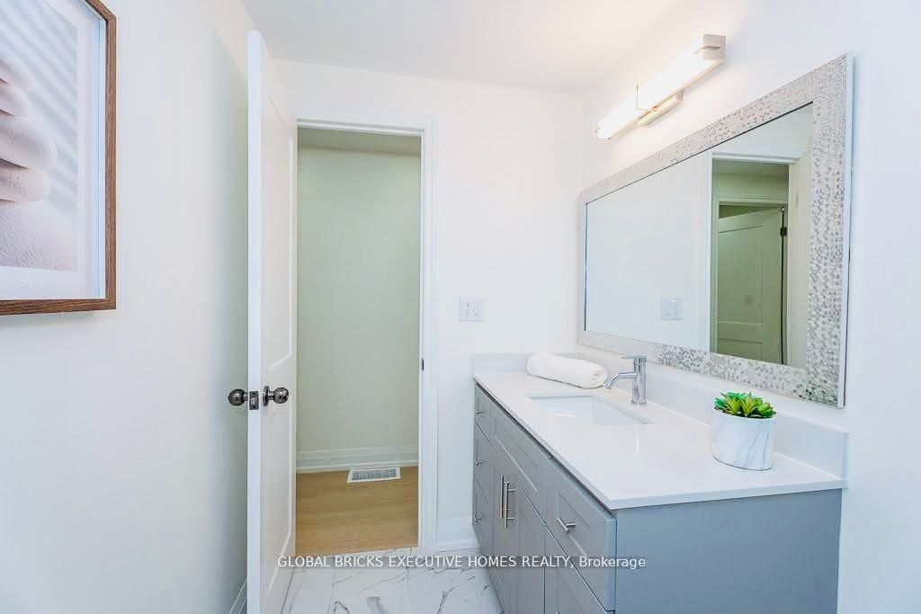 4 Virgilwood Crescent Property Photo 10