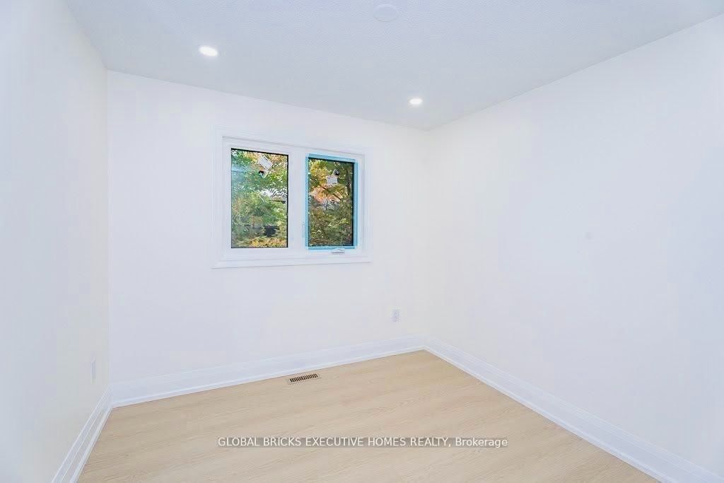 4 Virgilwood Crescent Property Photo 17