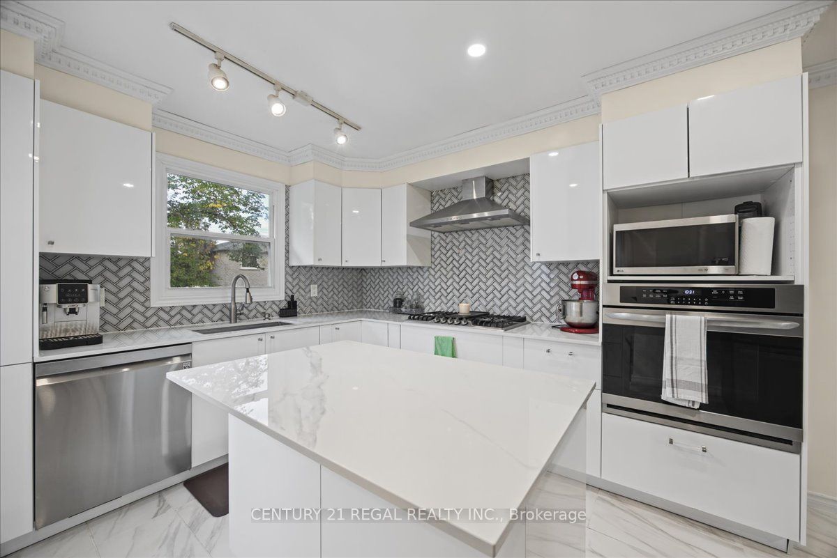 342 Hickling Trail Property Photo 3
