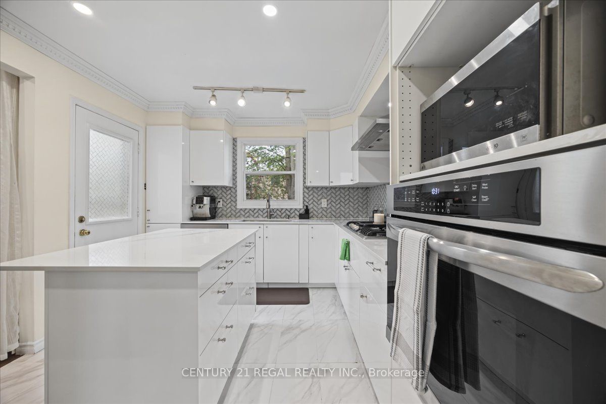 342 Hickling Trail Property Photo 4