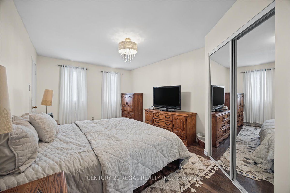 342 Hickling Trail Property Photo 13