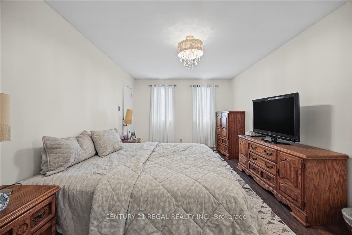 342 Hickling Trail Property Photo 14