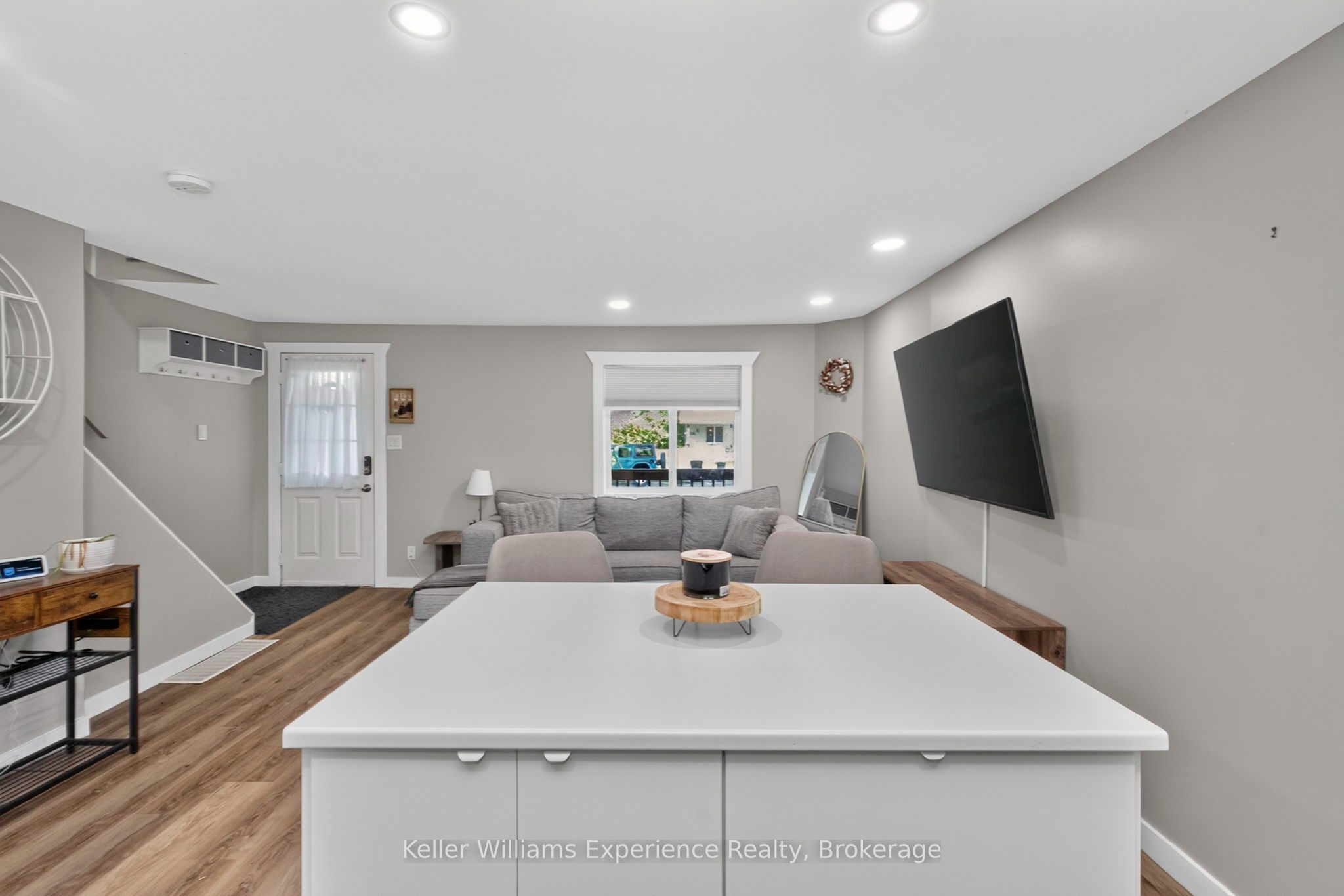 229 Donalda Street Property Photo 11