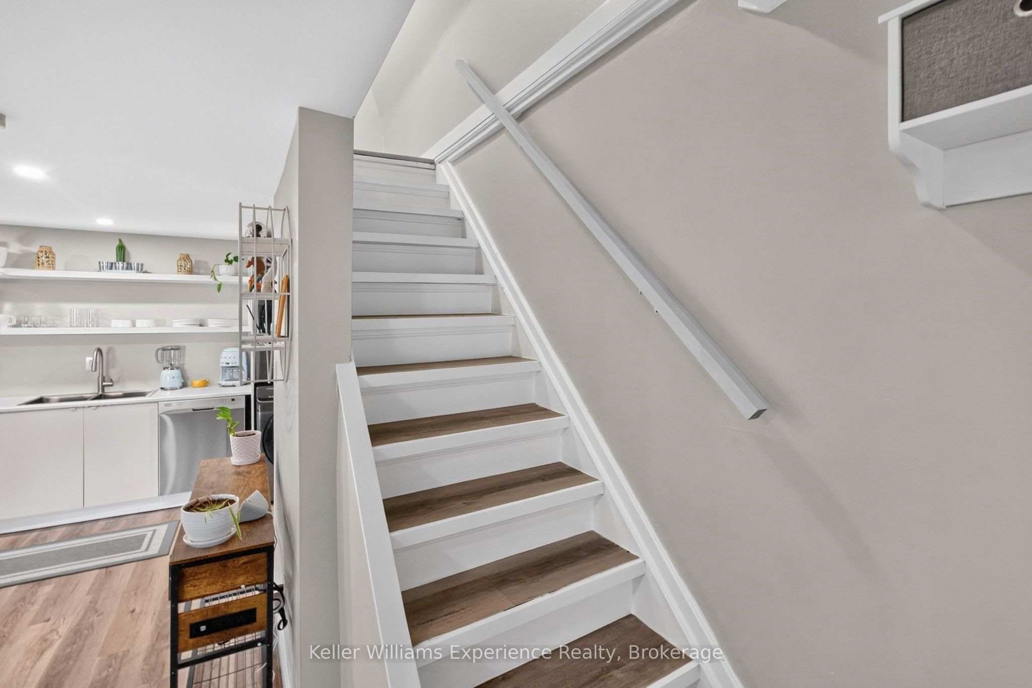 229 Donalda Street Property Photo 12
