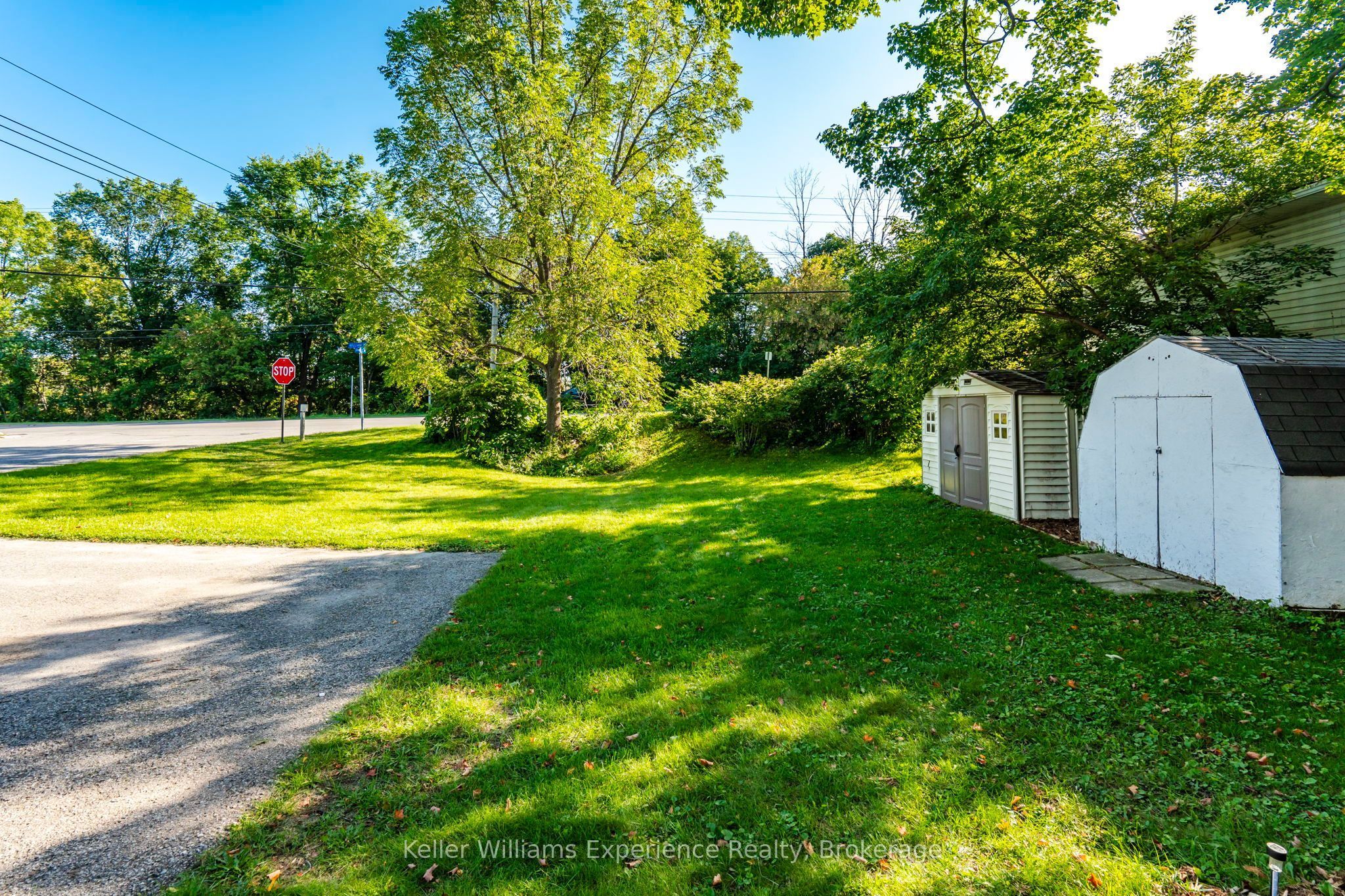 229 Donalda Street Property Photo 21