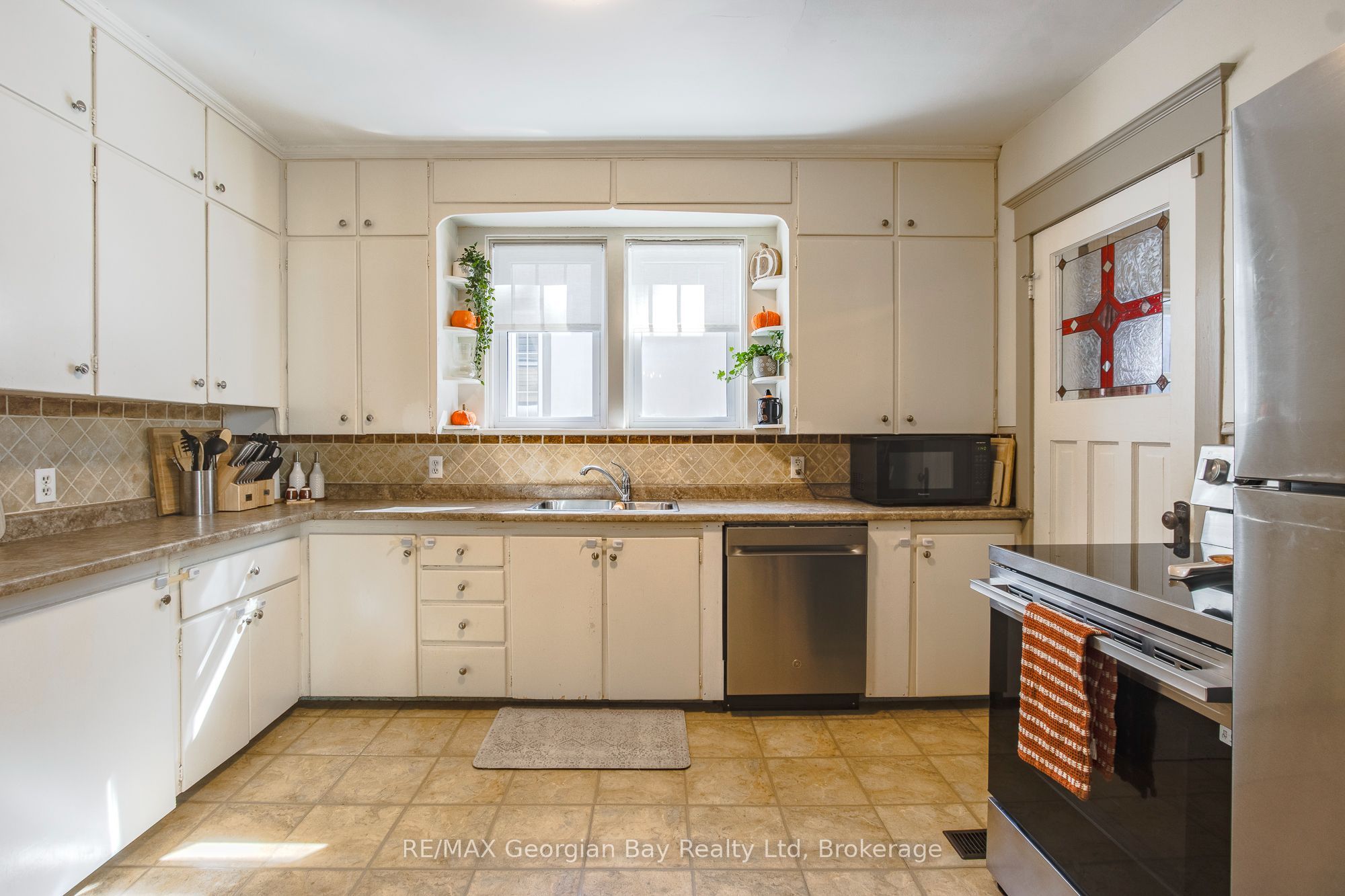 328 Third Street Property Photo 10