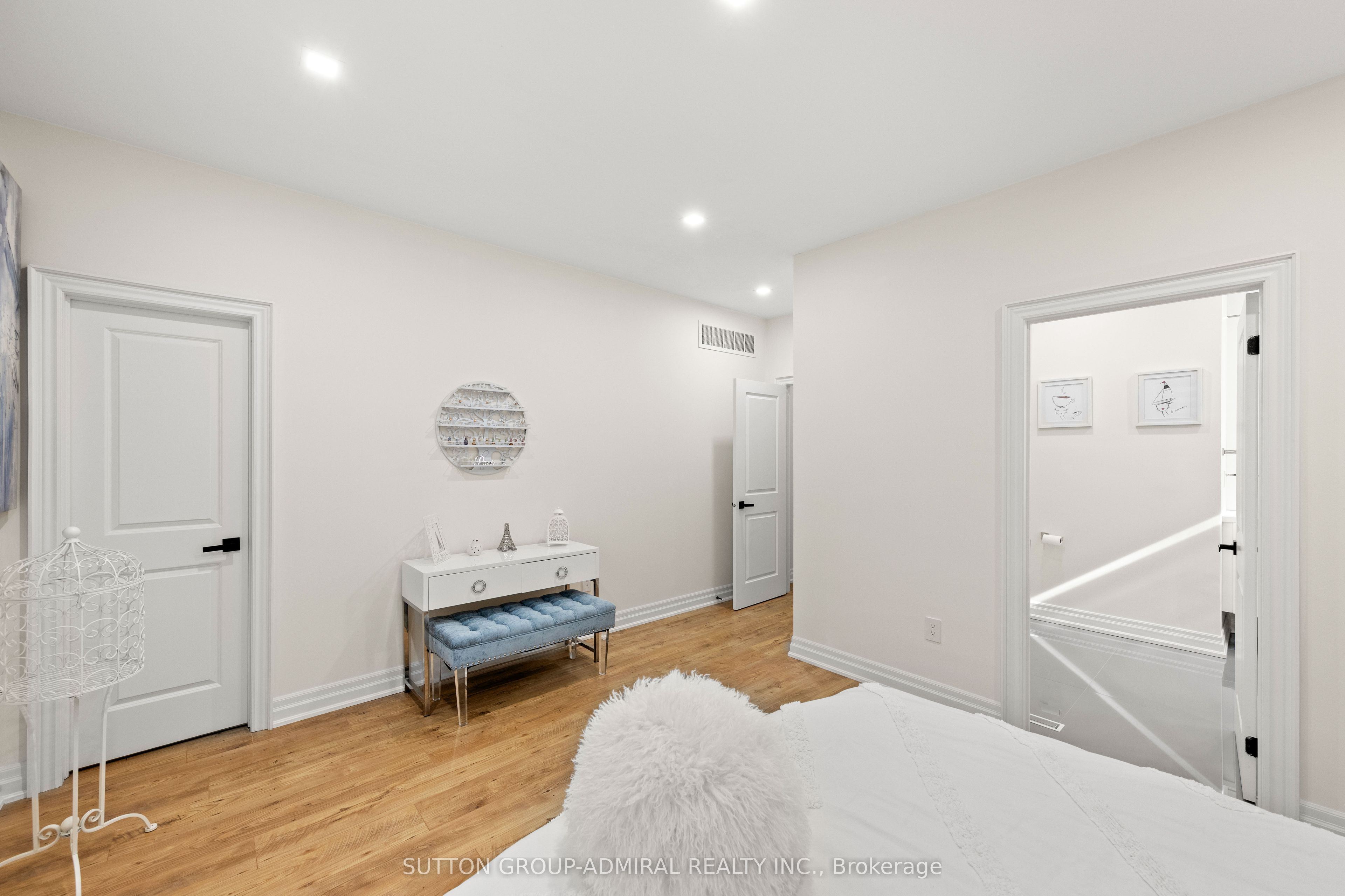 16 Oakmont Avenue Property Photo 28