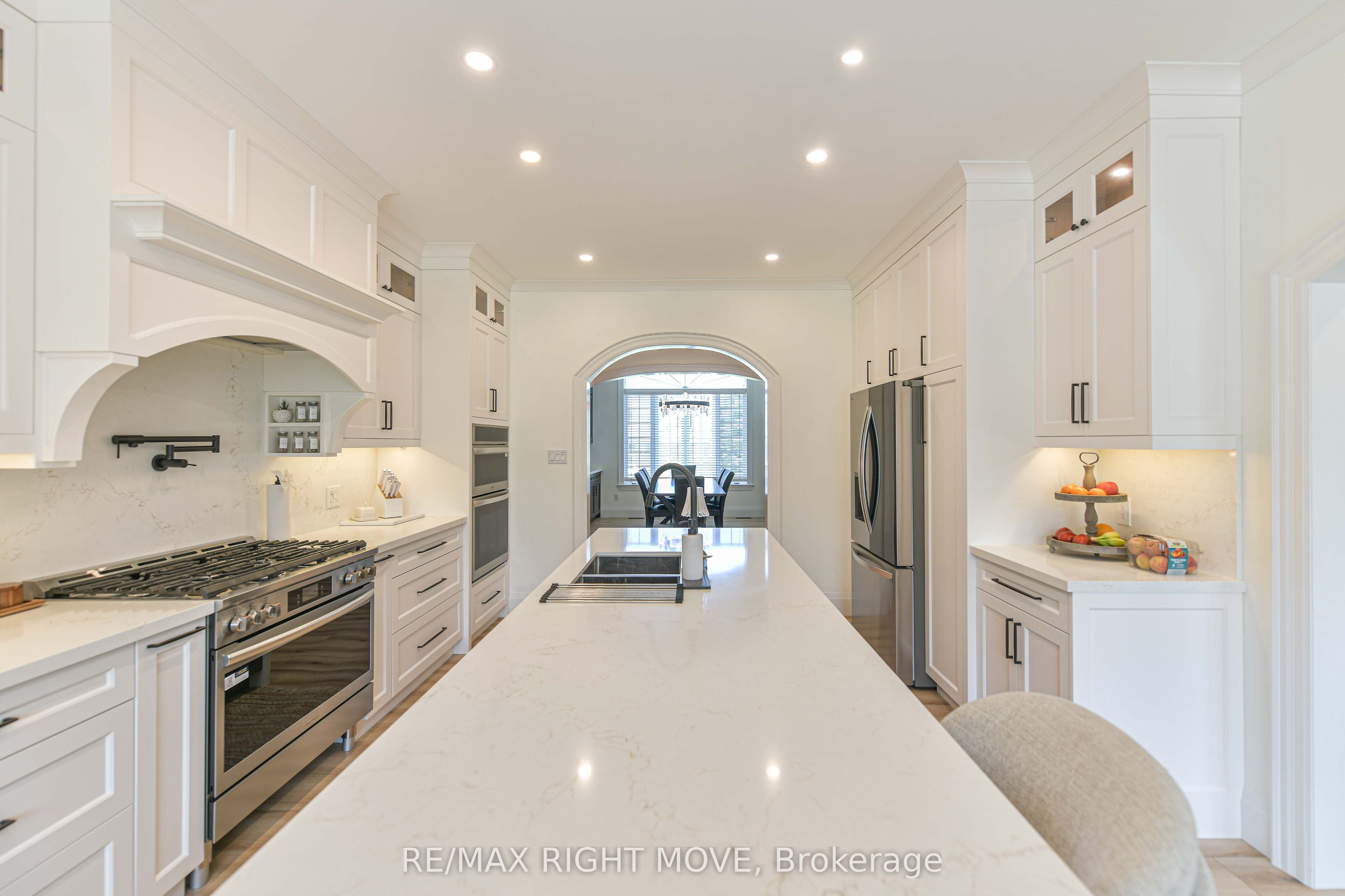 1043 Hurlwood Lane Property Photo 12