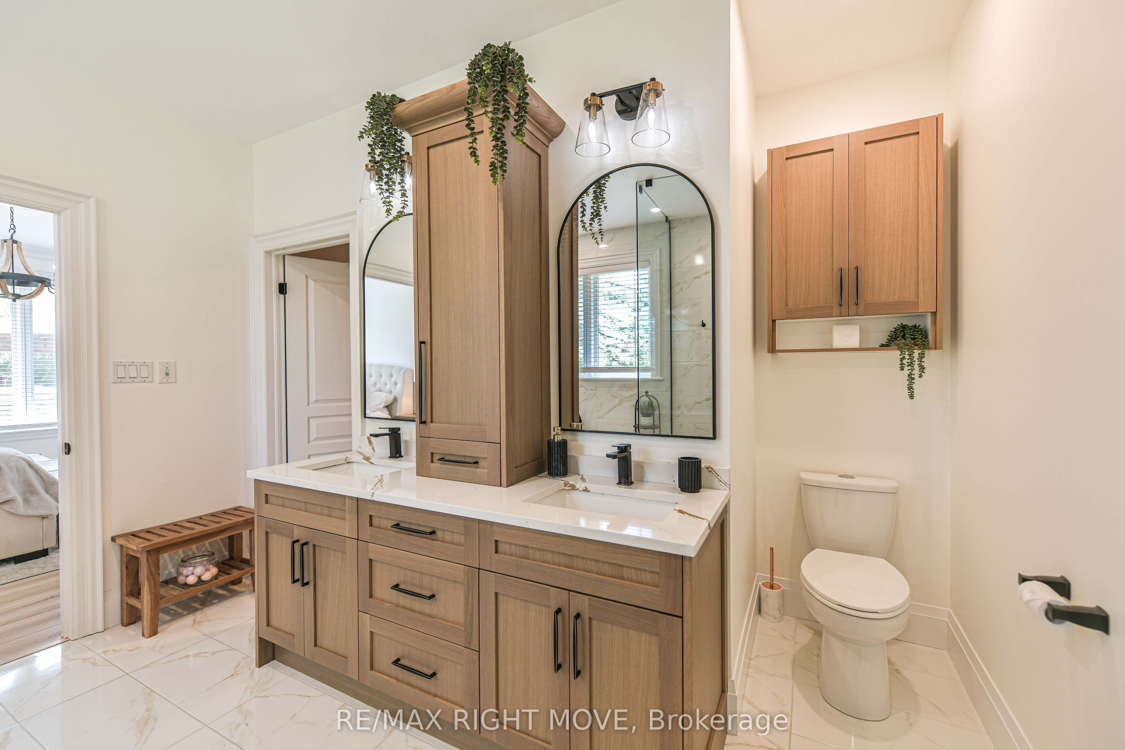 1043 Hurlwood Lane Property Photo 20