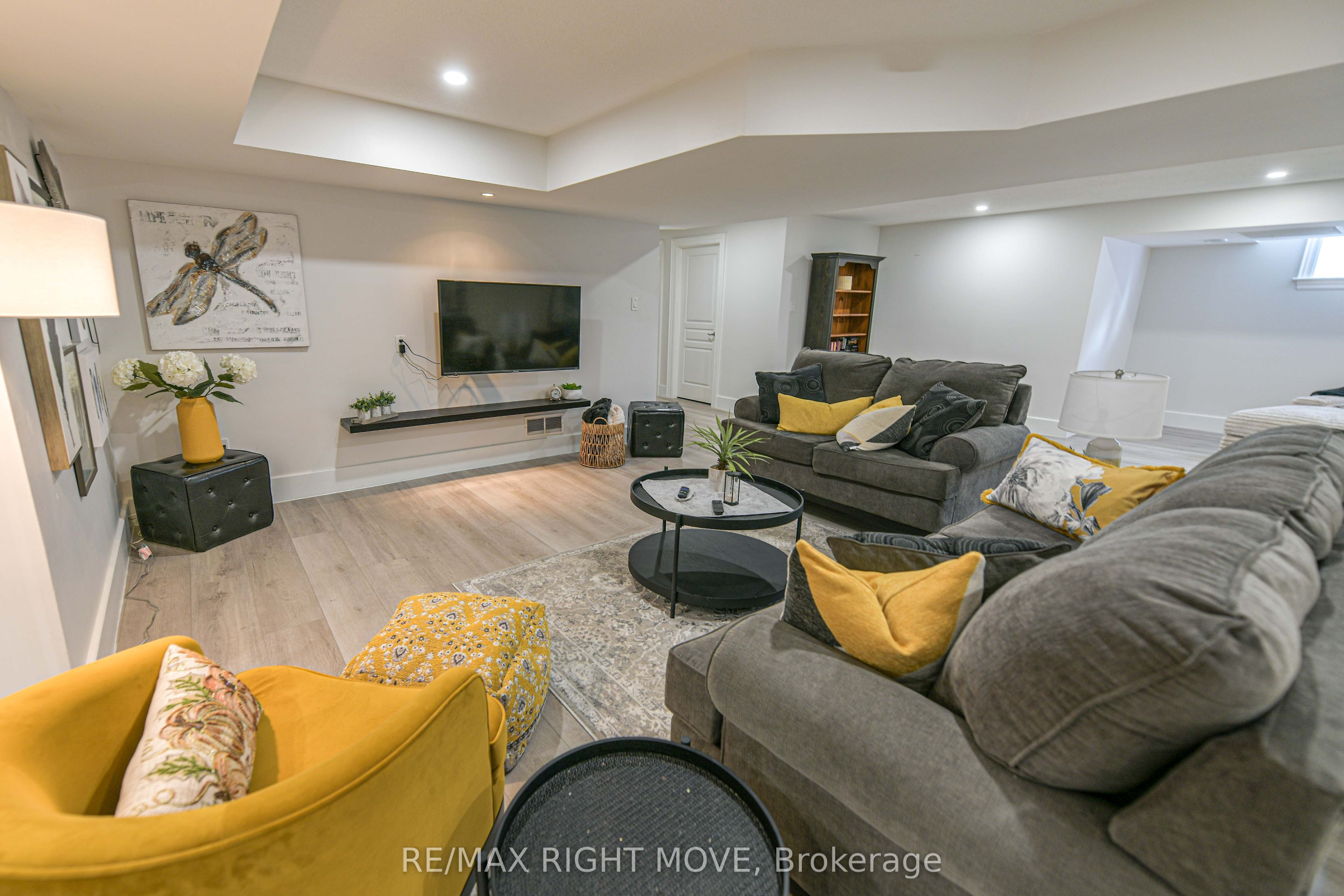 1043 Hurlwood Lane Property Photo 30