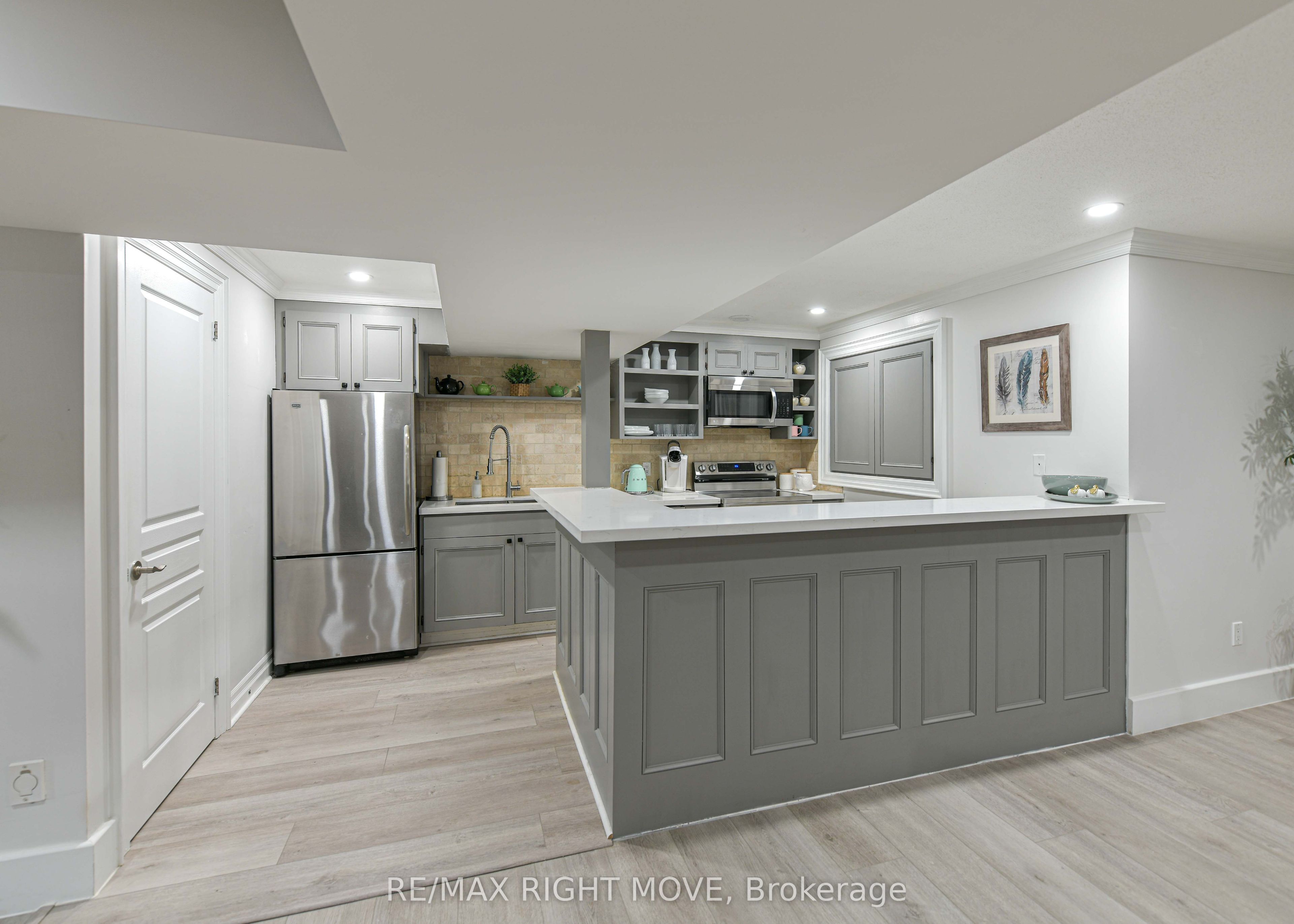 1043 Hurlwood Lane Property Photo 32
