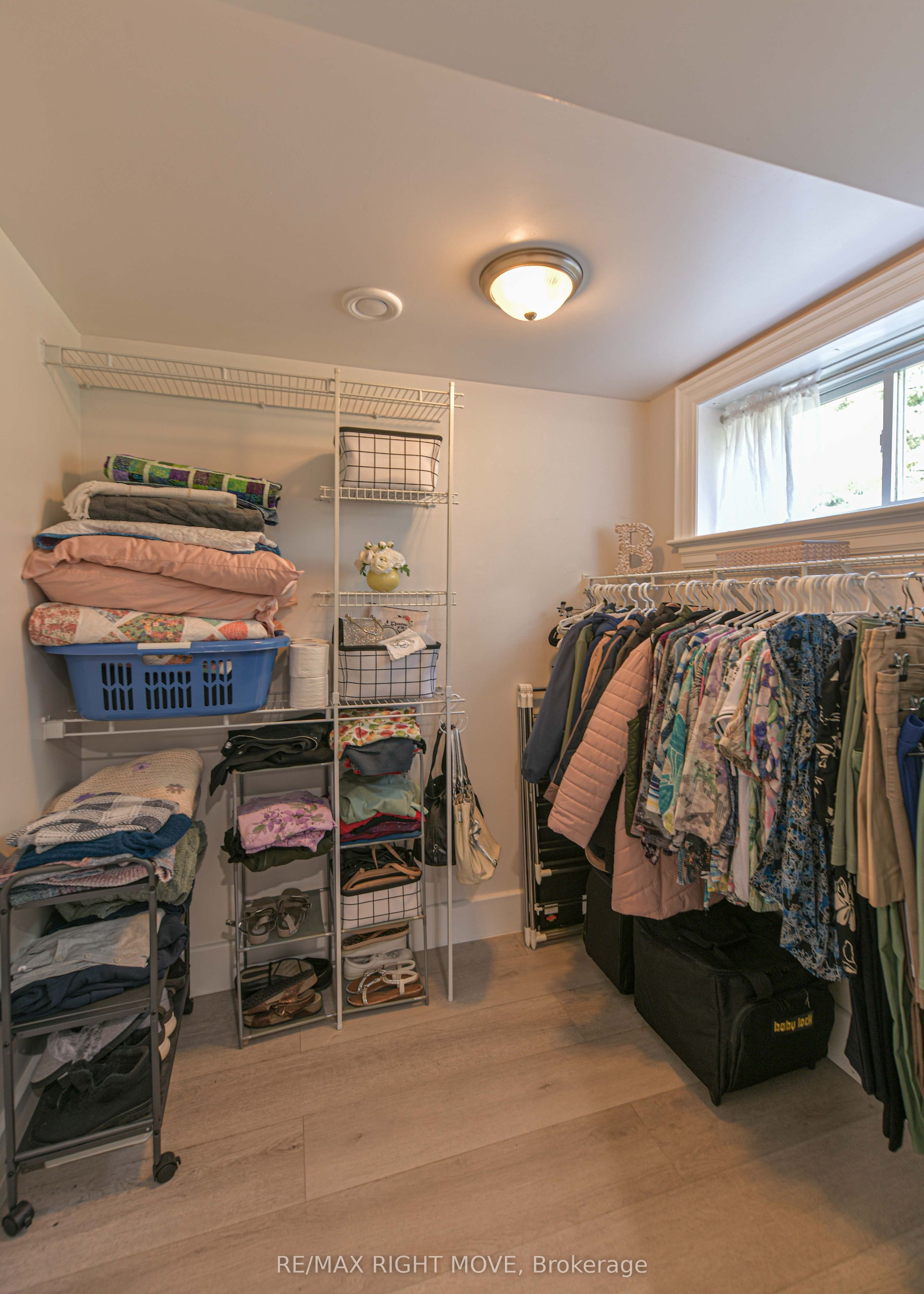 1043 Hurlwood Lane Property Photo 36