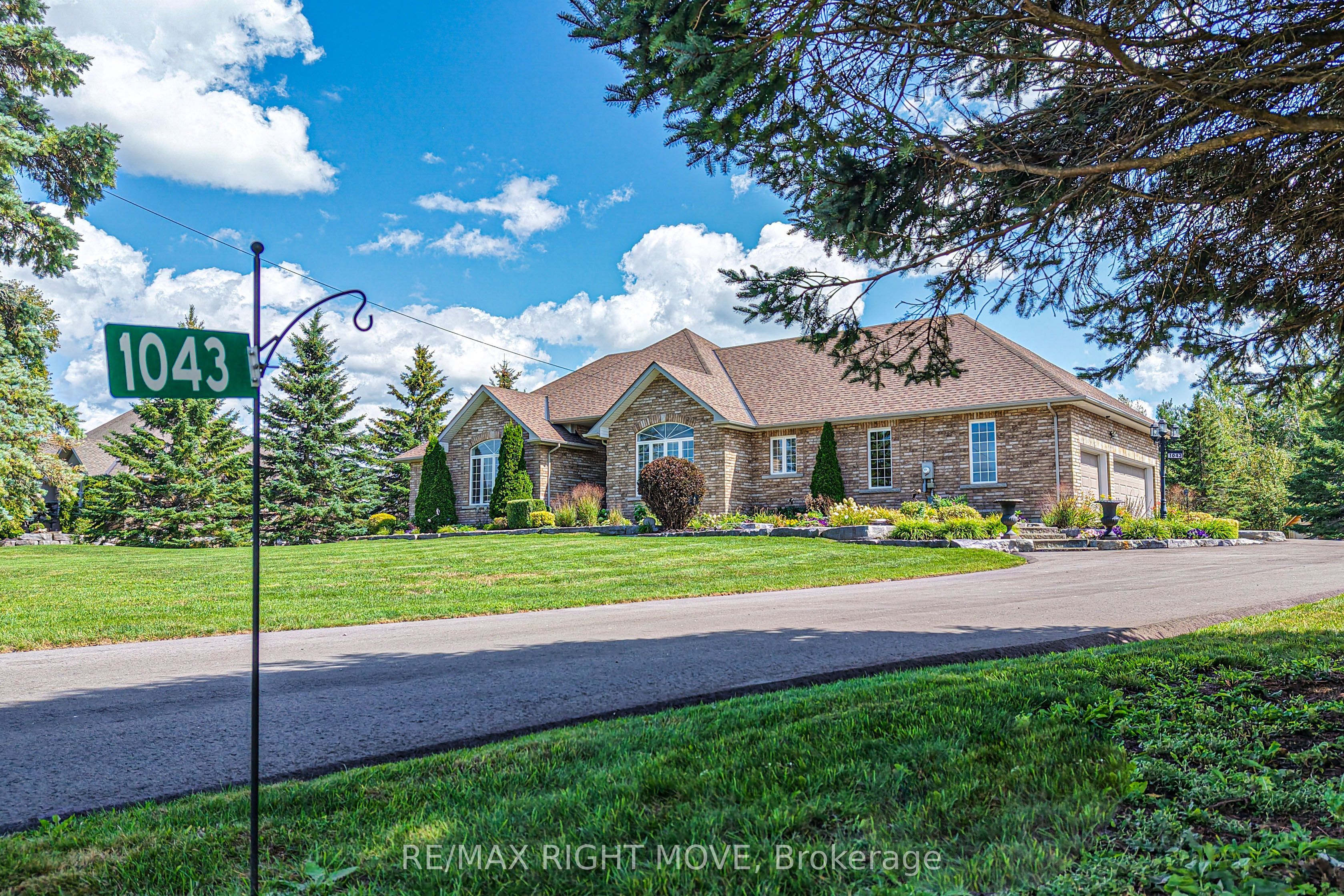 1043 Hurlwood Lane Property Photo 45