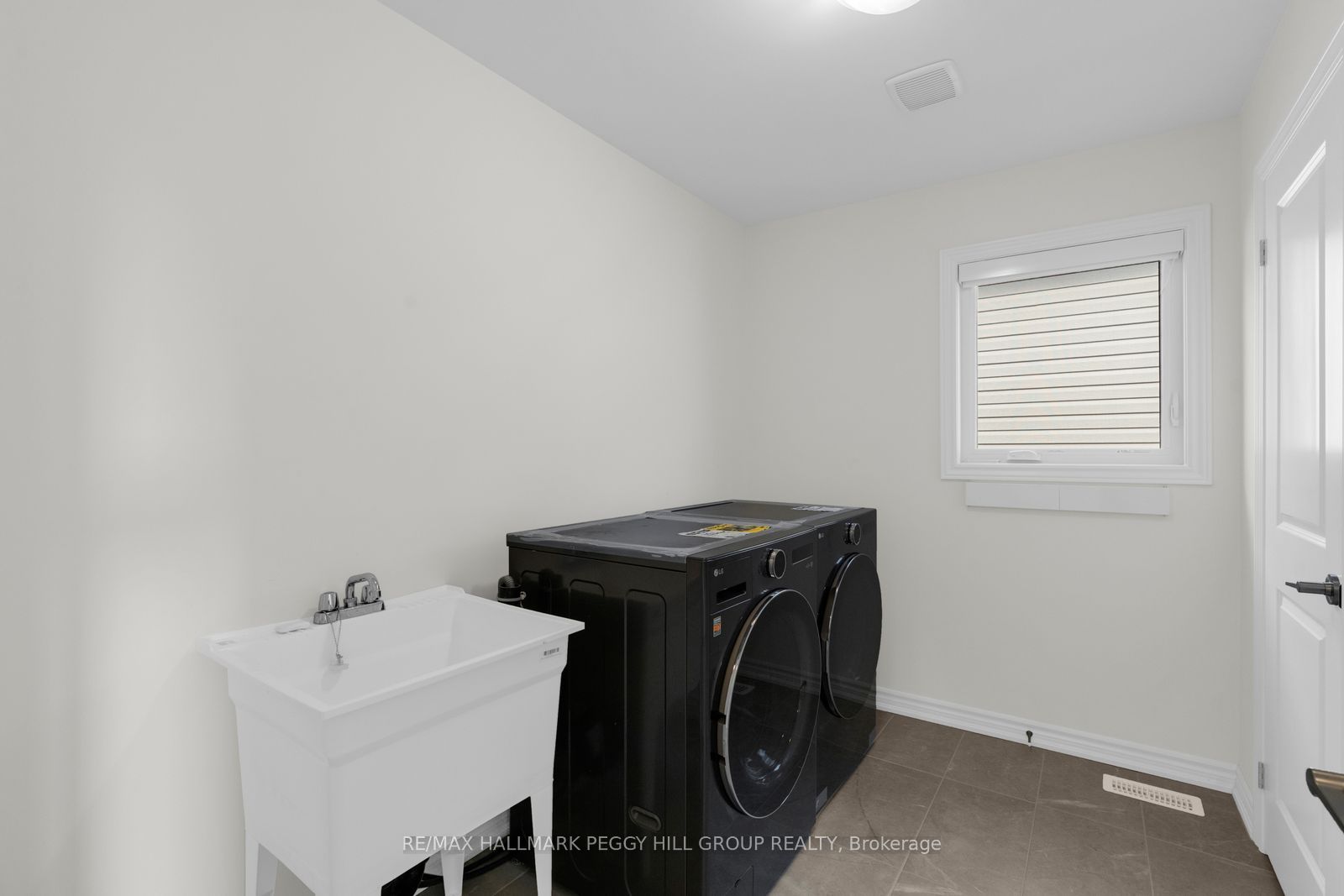 70 Phoenix Boulevard Property Photo 12