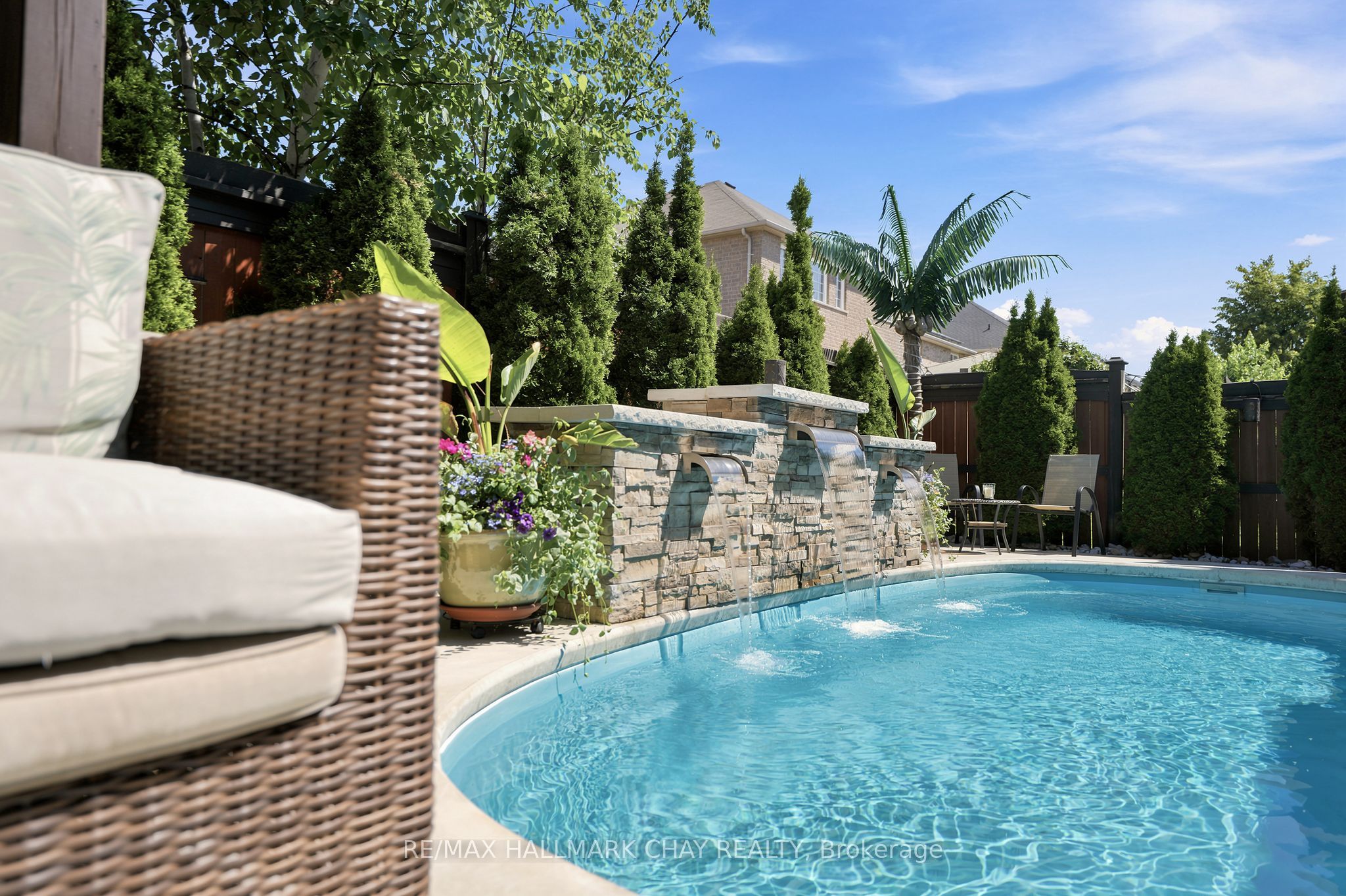 12 Parisian Crescent Property Photo 3