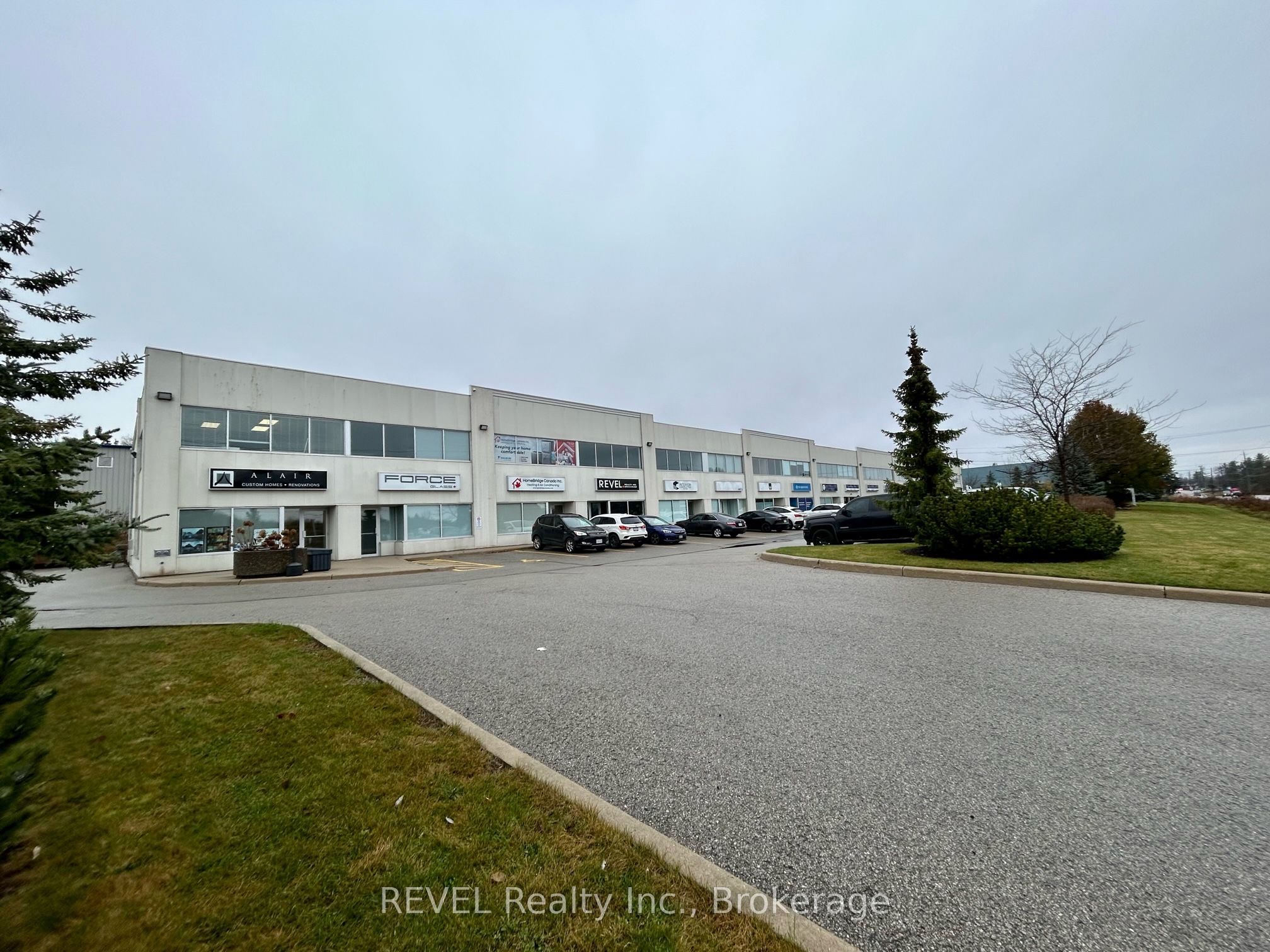 353 Saunders Road 4