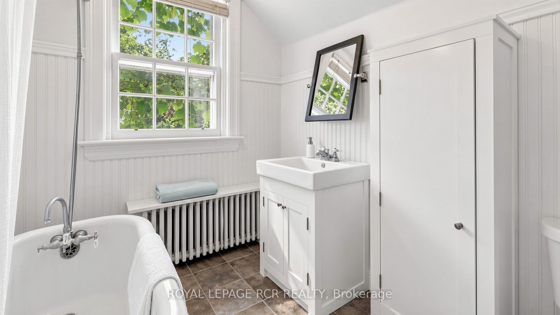16 Blake Street Property Photo 35
