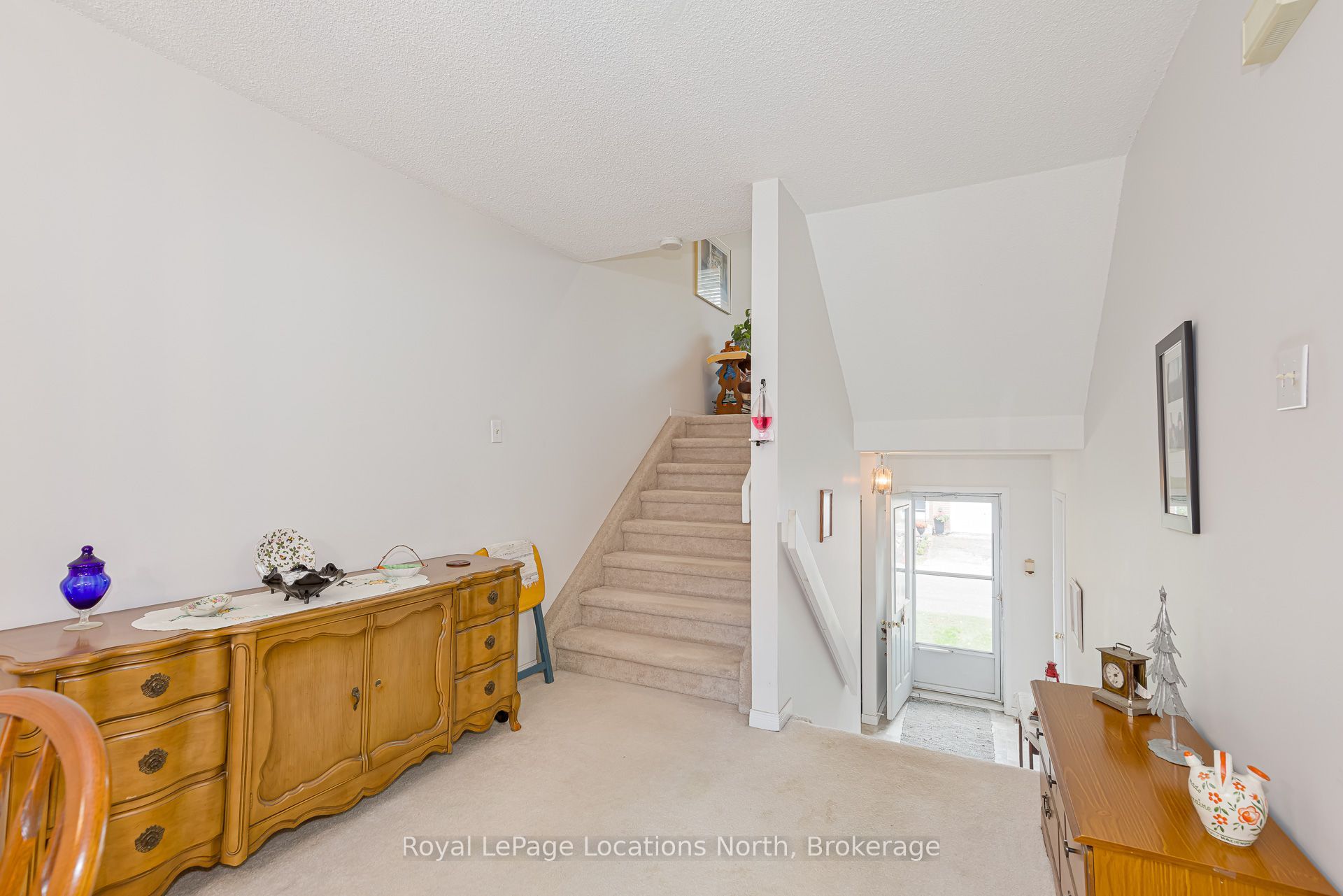 403 Thomas Street S 8 Property Photo 5