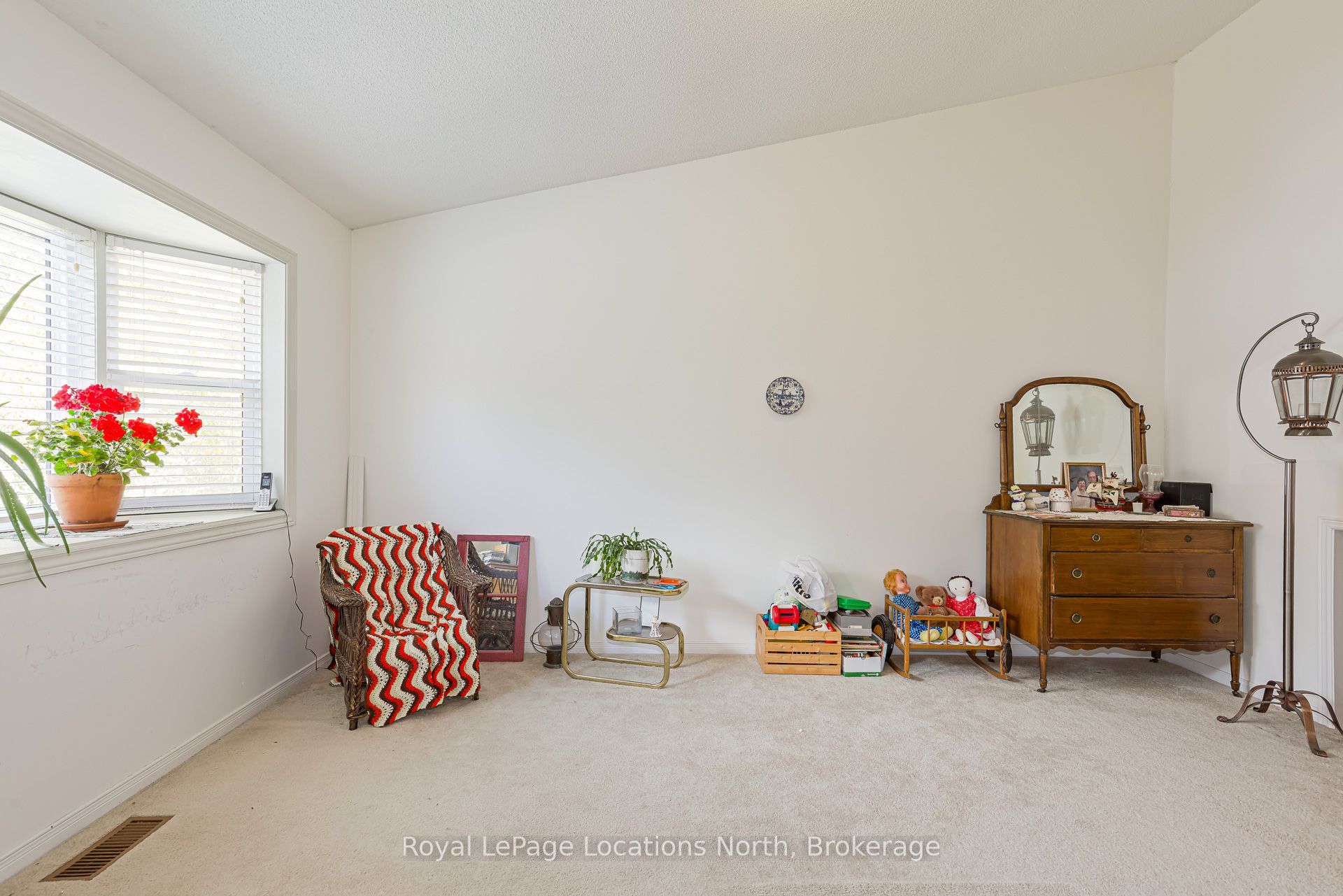 403 Thomas Street S 8 Property Photo 28