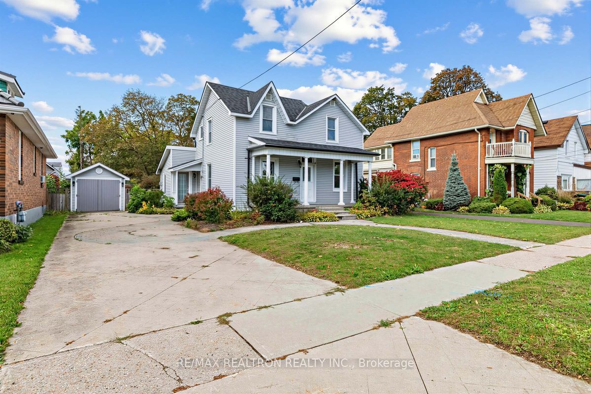 52 Parkside Drive Property Photo 2