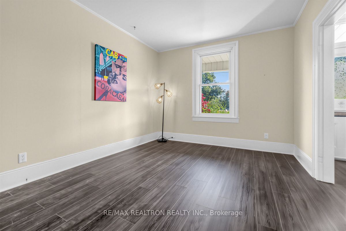52 Parkside Drive Property Photo 3
