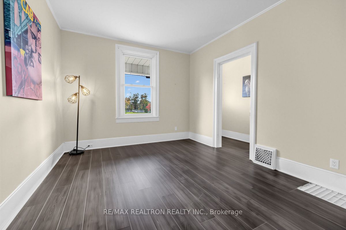 52 Parkside Drive Property Photo 5