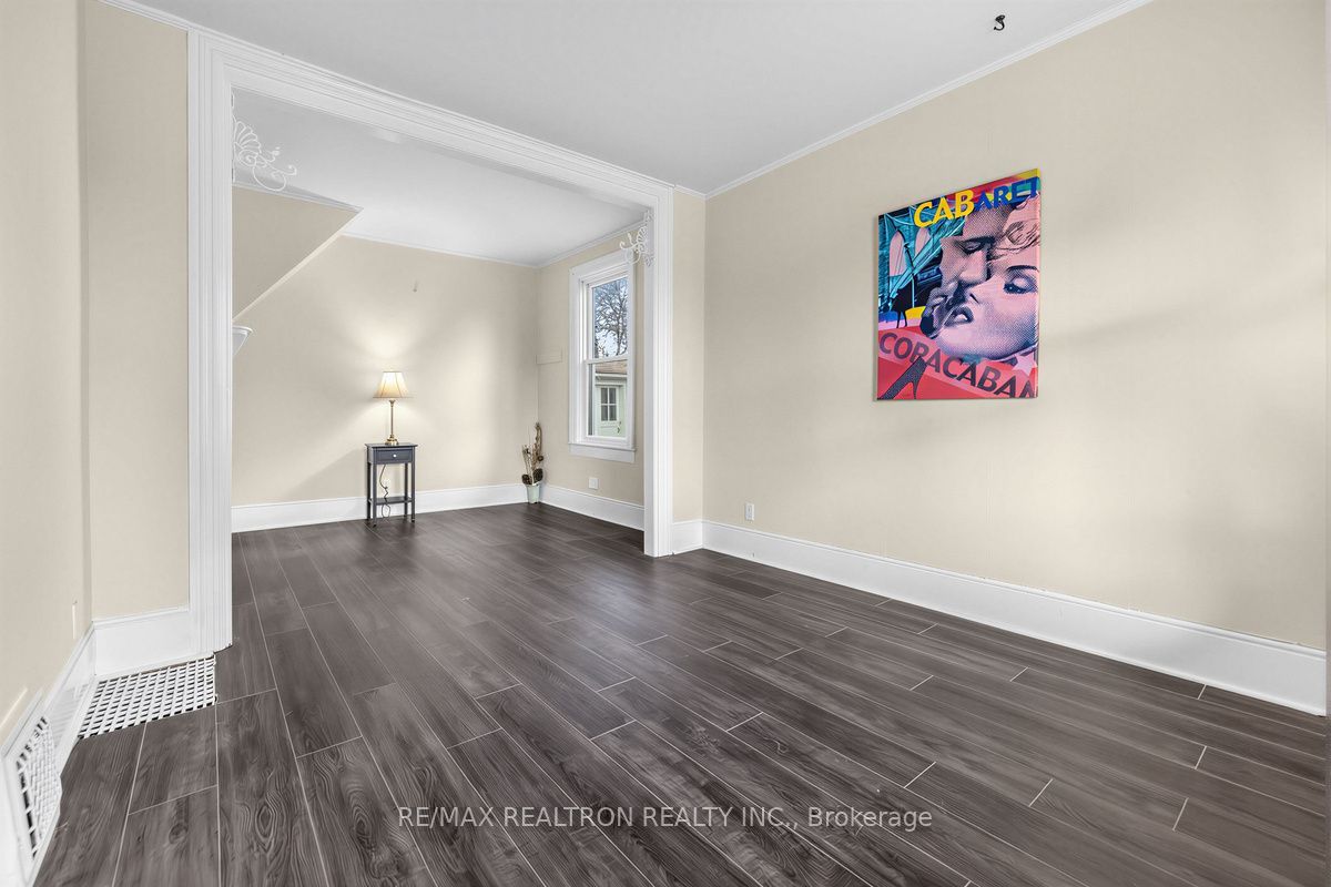 52 Parkside Drive Property Photo 7