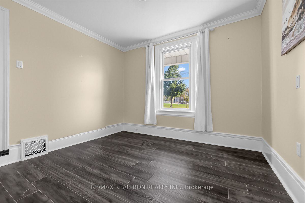 52 Parkside Drive Property Photo 13