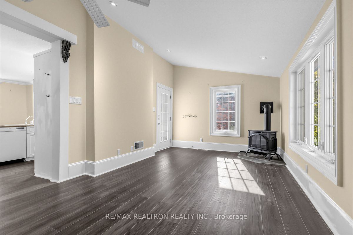 52 Parkside Drive Property Photo 24