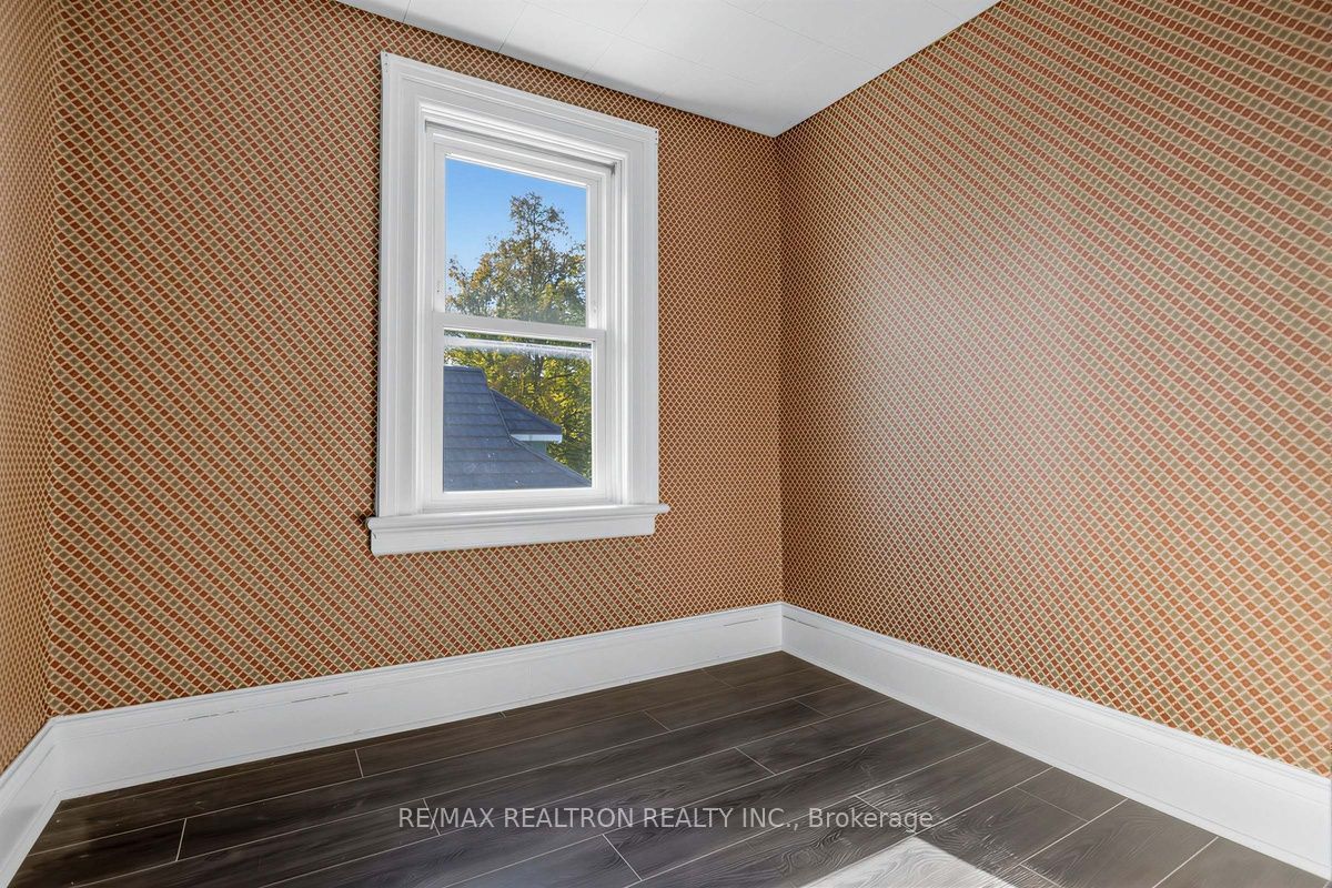 52 Parkside Drive Property Photo 37